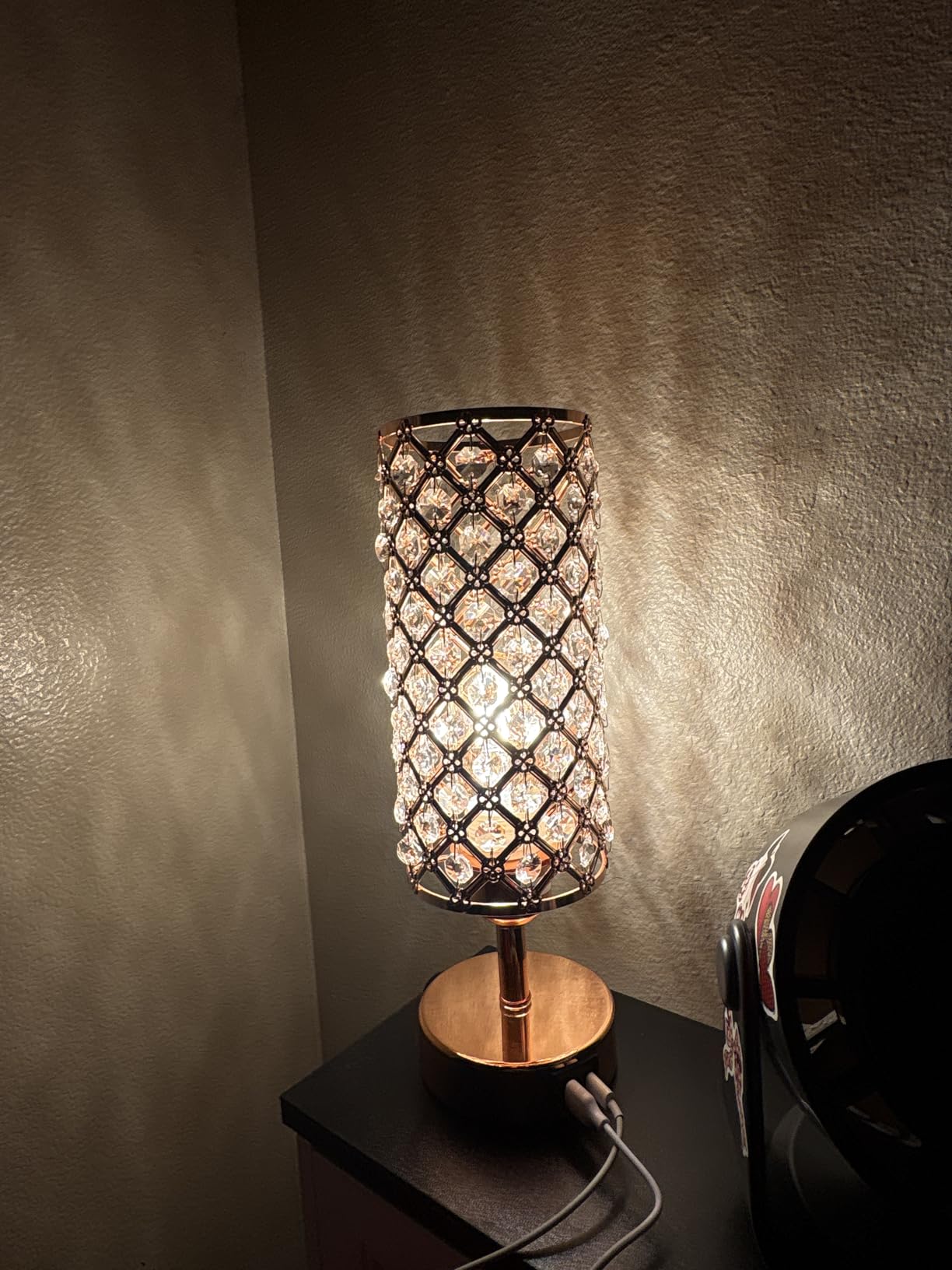 Hong-in Crystal Table Lamp - 3-Way Dimmable Touch Control, Rose Gold Bedside Lamp with USB C and A Ports, Nightstand Light for Living Room, Bedroom, Home Office (Bulb Included) customer photo 1