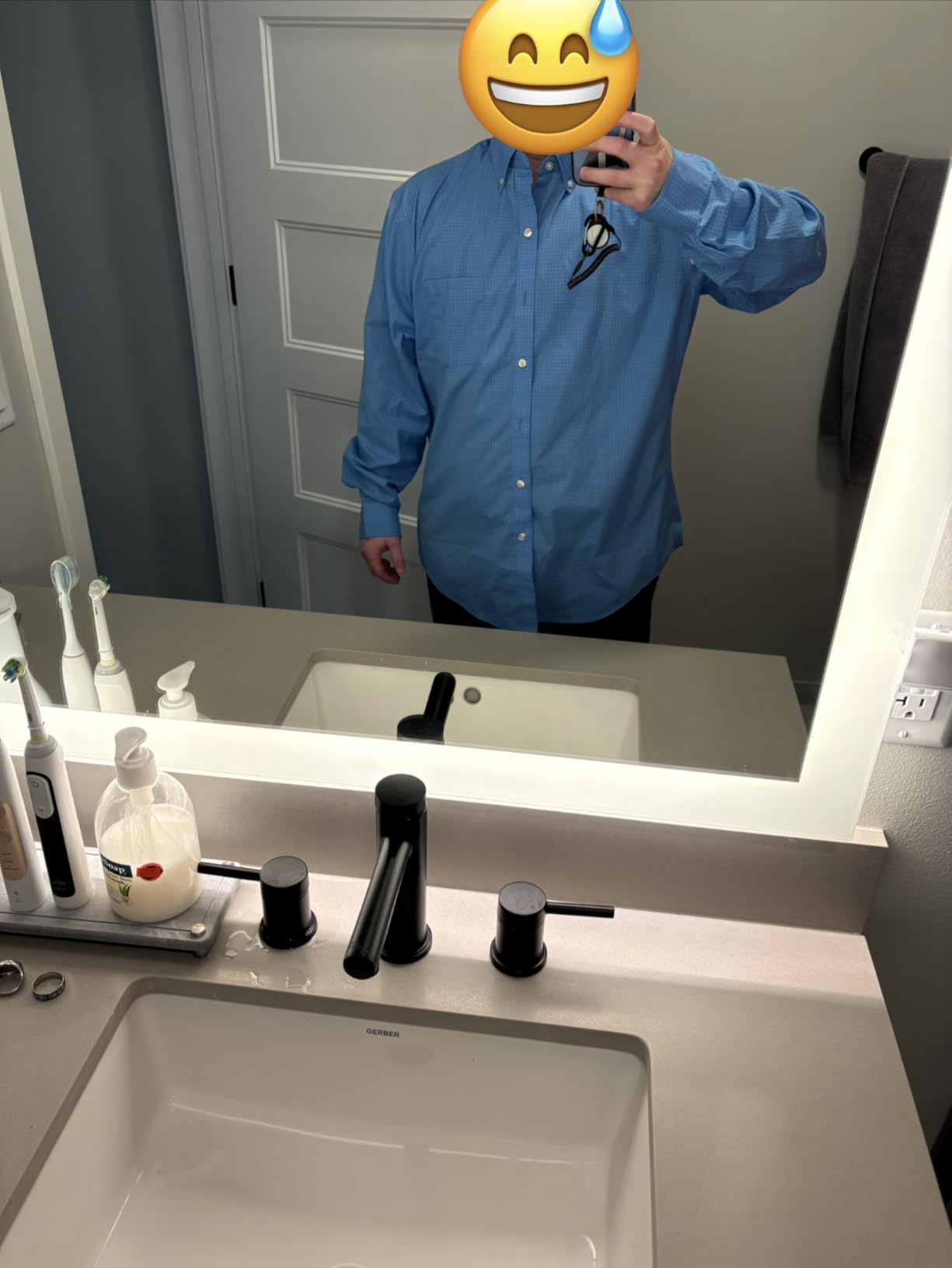 Van Heusen Men's No-Iron Long Sleeve Button Down Shirt, Comfortable Stretch Fabric customer photo 2