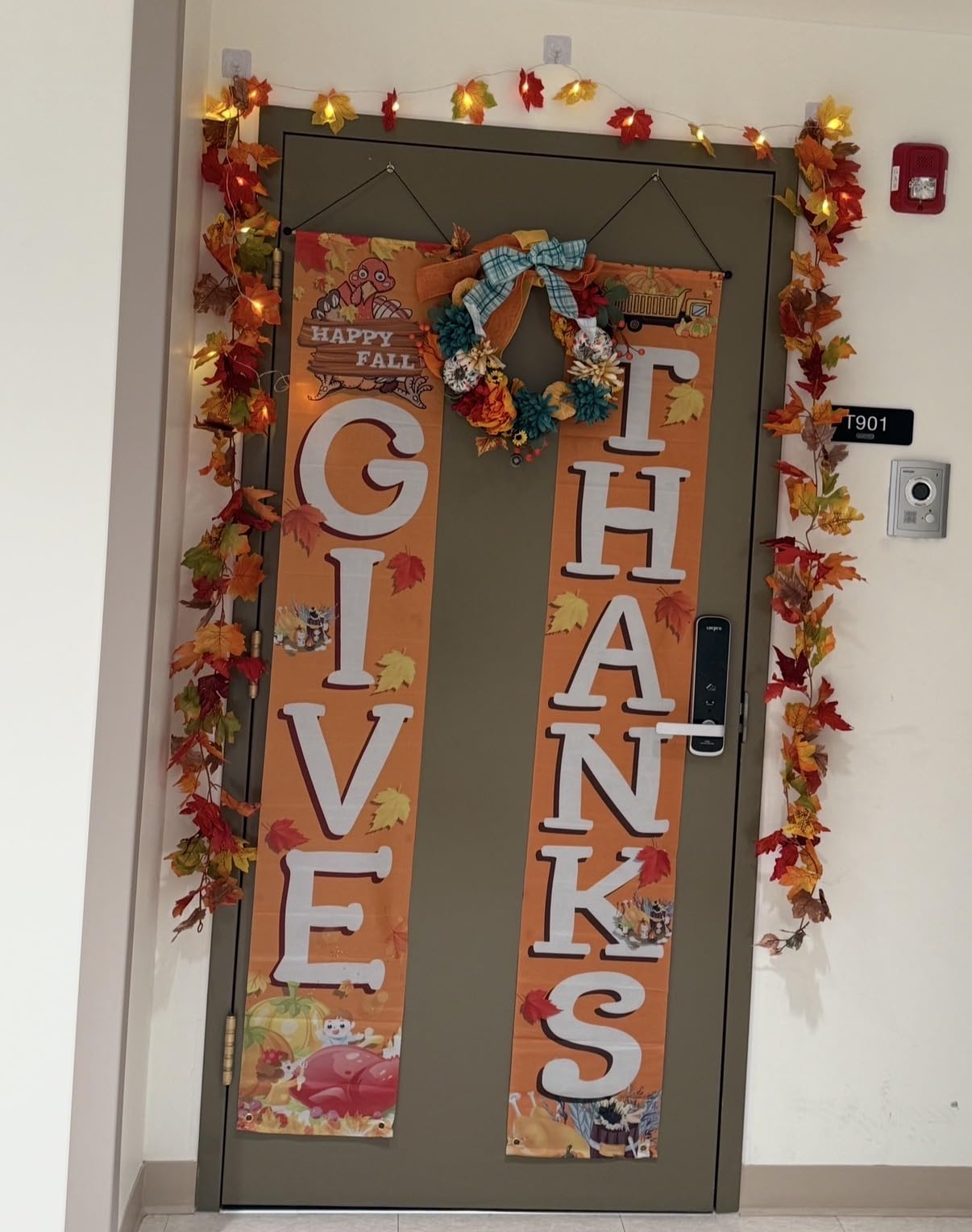 GIVE THANKS Hanging Banner Porch Sign Autumn Pumpkin Maple Leaf Backdrop Flag Fall Harvest Welcome Banner For Indoor Outdoor Wall Door Decoration Thanksgiving Party Decorations 72x12 customer photo 2