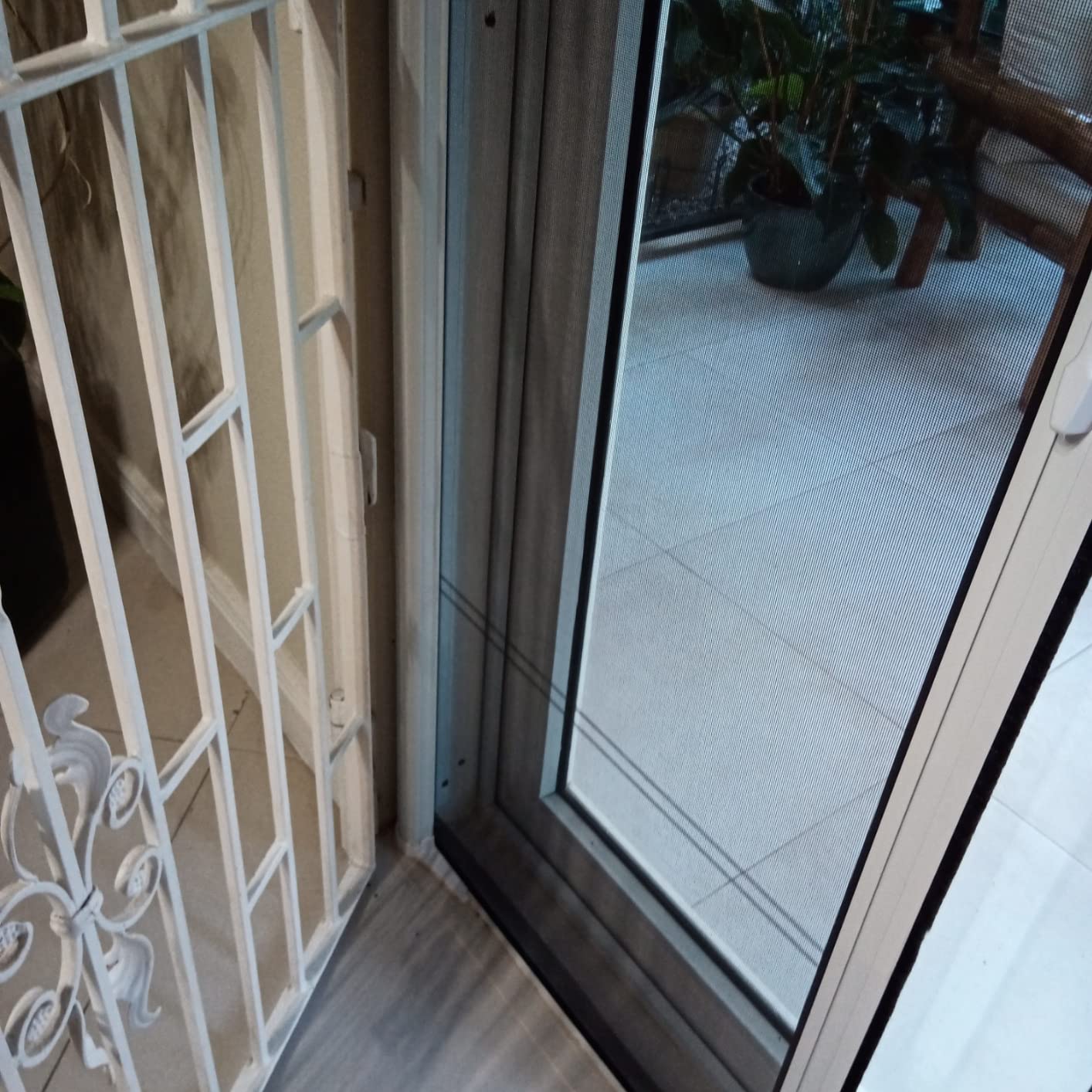Brisa Double Black Retractable Screen Door, French Door Screen with EZ-Glide Fits 96-in to 97-in Tall x 68-in to 72-in Wide Patio Doors customer photo 2