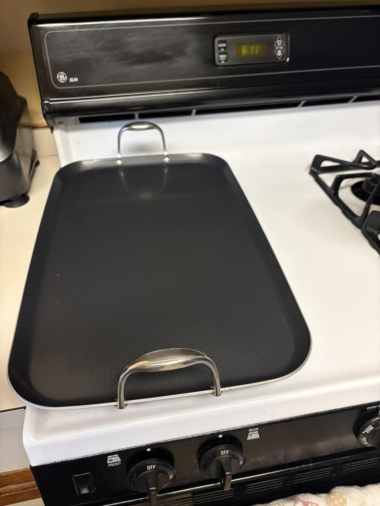 HexClad 12 Inch Hybrid Nonstick Griddle Pan for Stovetop, Stay-Cool Handle, Dishwasher and Oven Safe, Induction Ready, Compatible with All Cooktops customer photo 2