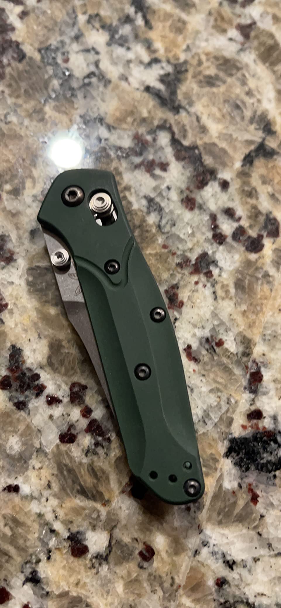 Benchmade Mini Osborne EDC Knife, S30V Steel Blade (945) | Green Aluminum handle, Reverse Tanto blade customer photo 2