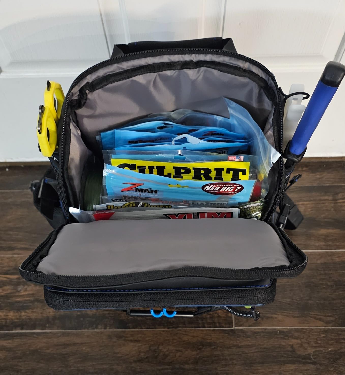 Reaction Tackle Saltwater Fishing Tackle Bags, Water Resistant 1000D PVC Tackle Box Bag with Removable Dividers, Fits 3600 and 3700 Trays, XL customer photo 2