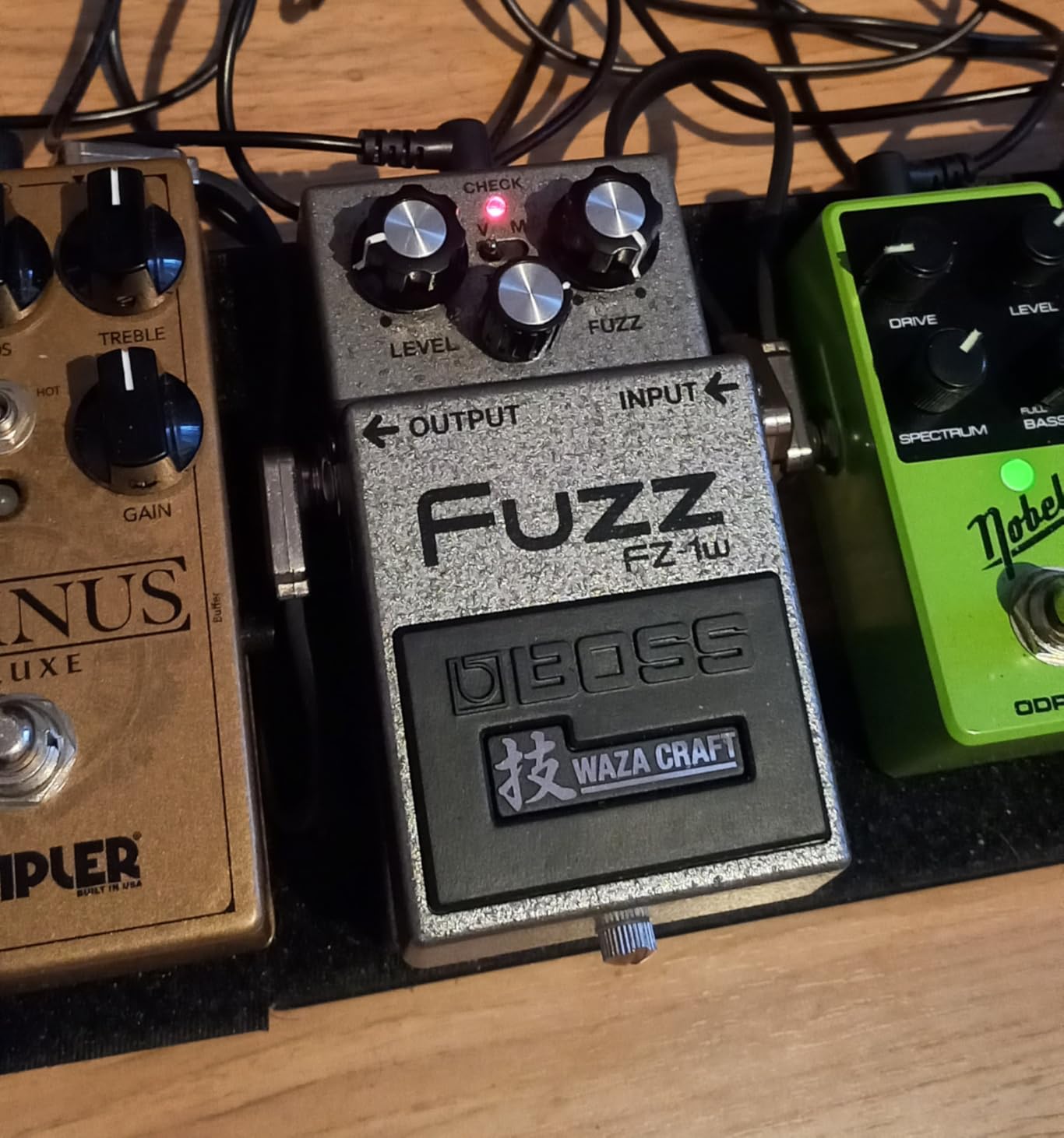 BOSS FZ-1w FUZZ Waza Craft Distortion Effects Pedal - All-Analog Premium, Vintage and Modern Modes customer photo 1