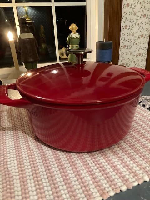 Made In Cookware - Dutch Oven 5.5 Quart (Blue) - Enameled Cast Iron - Exceptional Heat Retention & Durability - Professional Cookware - Crafted in France - Induction Compatible customer photo 2