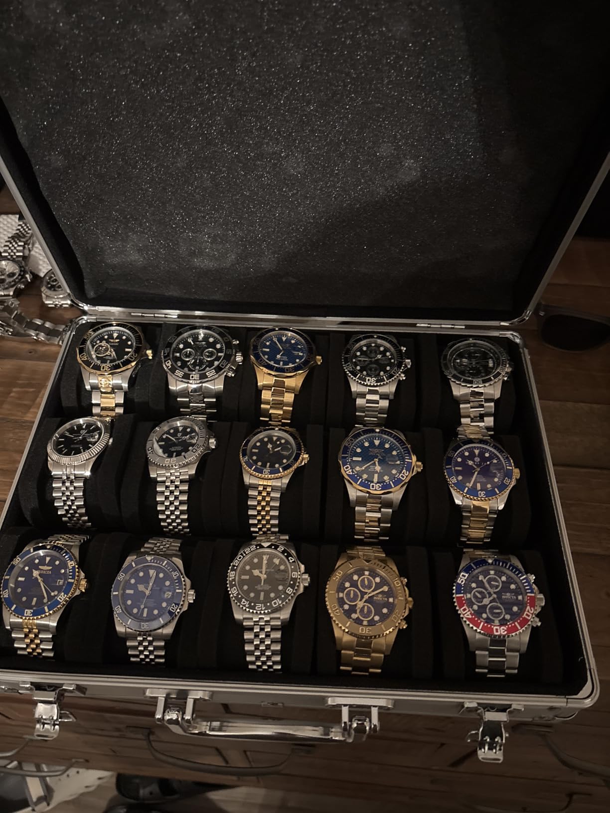 AUKURA 3 Slot Hard Watch Travel Case, Watch Roll Case Storage and Organizer for Men and Women, with anti-move watch pillow (Black fabric 3Slots) customer photo 2