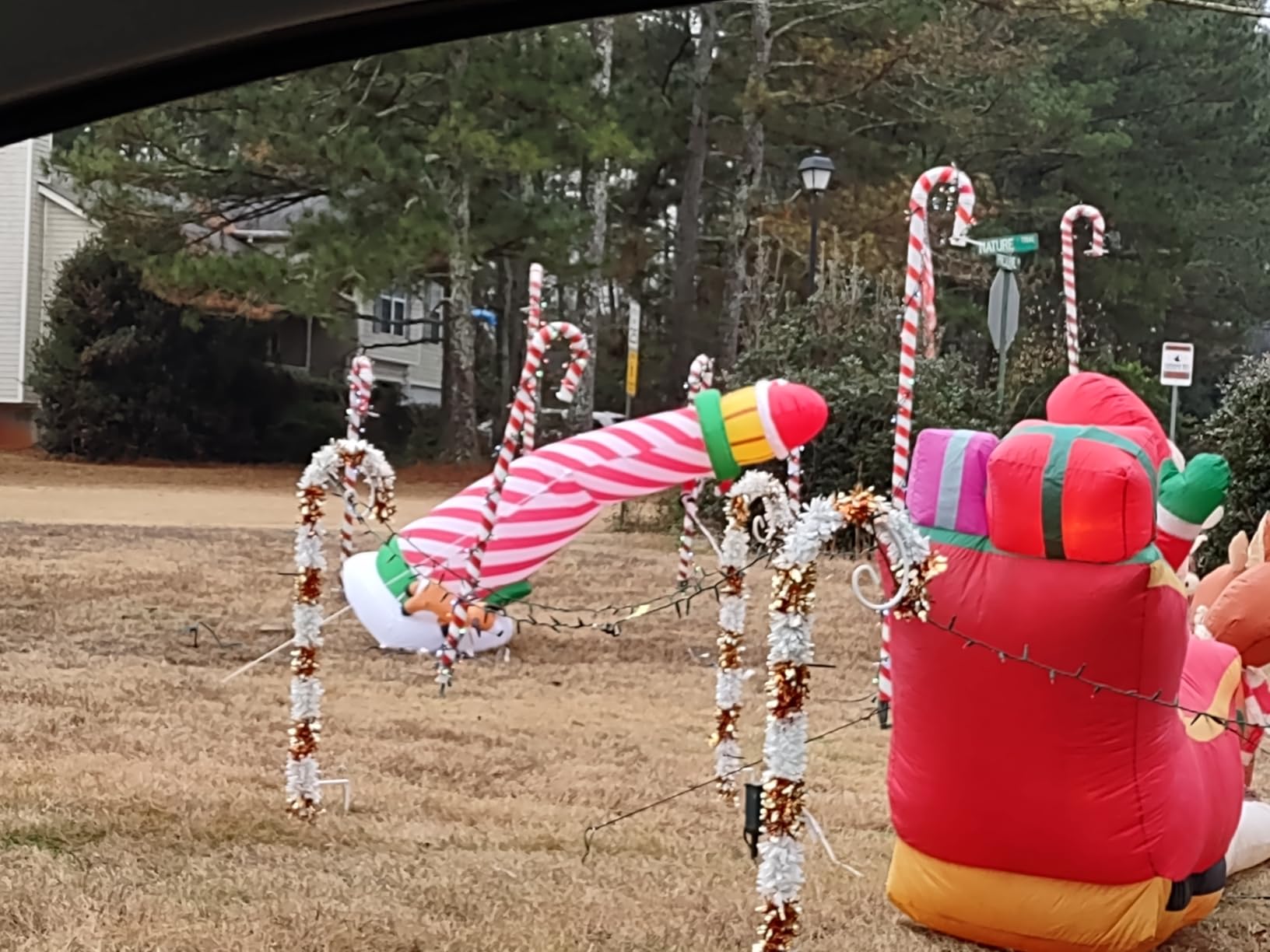 Lulu Home 9FT Christmas Inflatable Decorations, Giant Lighted Lighthouse with Santa and Reindeer, Xmas Blowups with Drawstring Bags for Winter Holiday Yard Lawn Garden Outdoor Decor customer photo 2