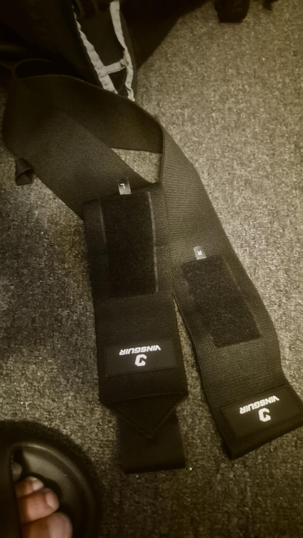 VINSGUIR Wrist Wraps for Weightlifting, [USPA Approved] Lifting Straps for Wrist Support with Heavy Duty Thumb Loop, Gym Wrist Brace for Working Out, Crossfit, Powerlifting, for Men&Women customer photo 1