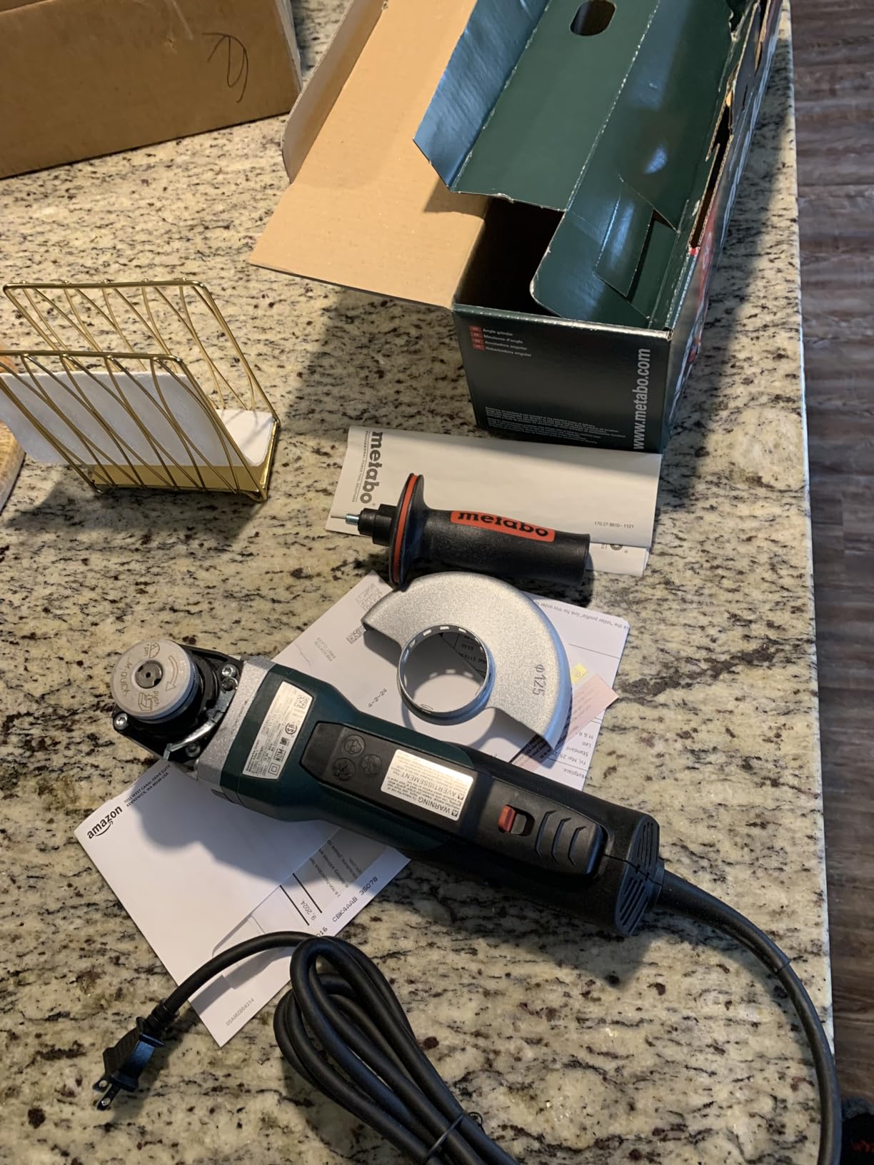Metabo 4-1/2-5-Inch Angle Grinder, 11 Amp, 11,000 RPM, Non-Locking Paddle Switch, Made in Germany, WP 11-125 Quick customer photo 2