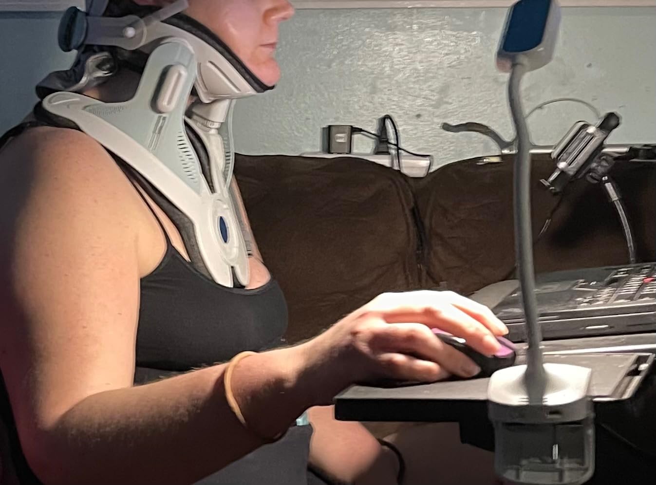 Cervical Neck Traction Device: Neck Stretcher for Cervical Pain Relief, Electric Air Pump with 3 Power Traction, Built-in 8 Airbag, Improved Stretcher for Neck Decompression and Neck Tension Relief customer photo 2