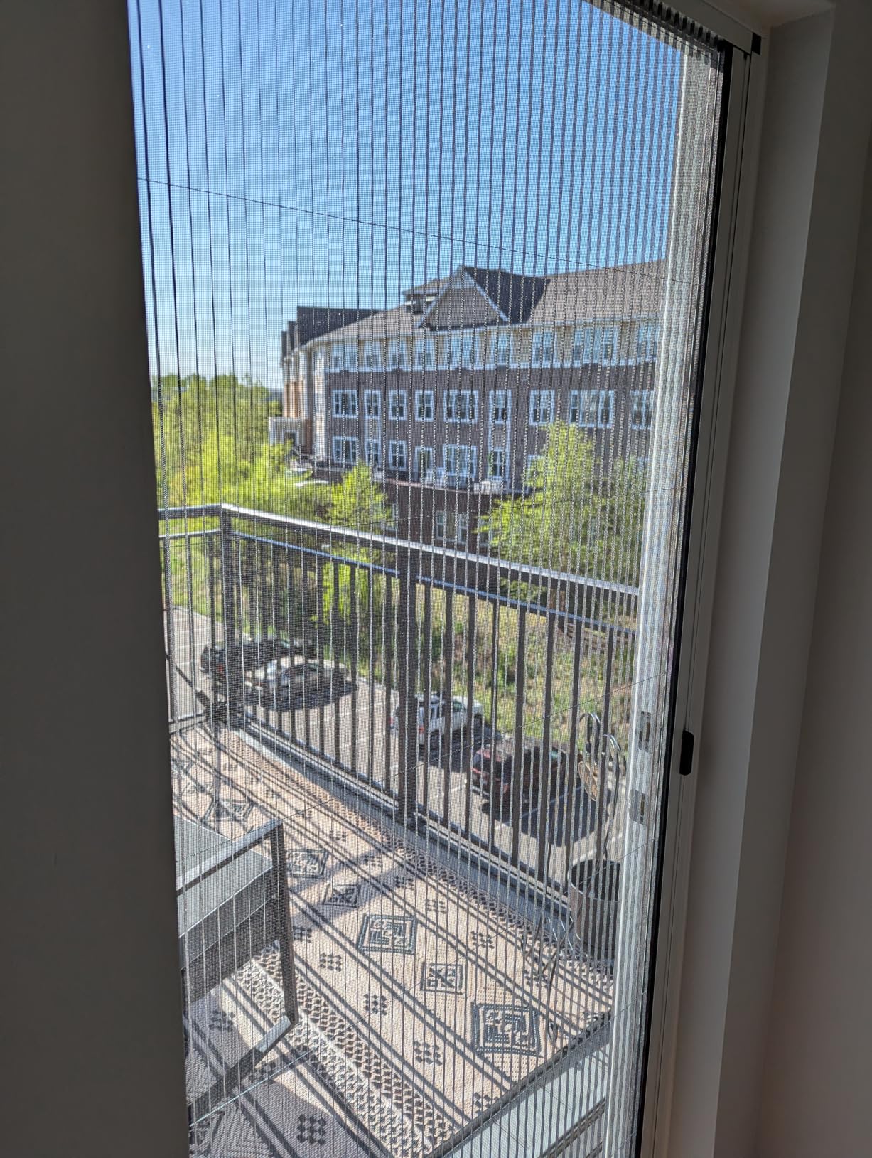 MaKefeile No-Drilling Retractable Screen Door, Folding Sliding Screen Doors with Aluminum Frame for Patio French Front Door Bedroom Kitchen, Custom Screen for Single/Double Door, Customize Size, White customer photo 2
