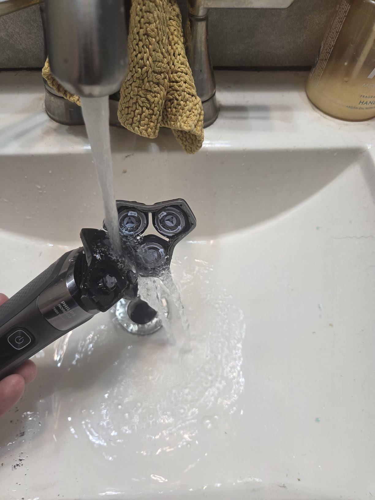 Philips Norelco 7200 Electric Shaver, Dark Chrome | 45 SteelPrecision Blades, SenseIQ Technology, Nano SkinGlide coating, 360° Flexible Heads, Pop-up Trimmer, S7885/85 customer photo 1
