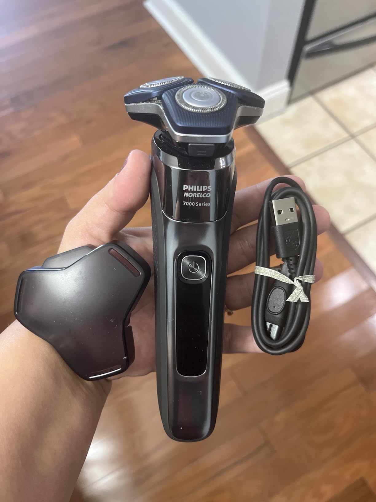 Philips Norelco 7200 Electric Shaver, Dark Chrome | 45 SteelPrecision Blades, SenseIQ Technology, Nano SkinGlide coating, 360° Flexible Heads, Pop-up Trimmer, S7885/85 customer photo 2