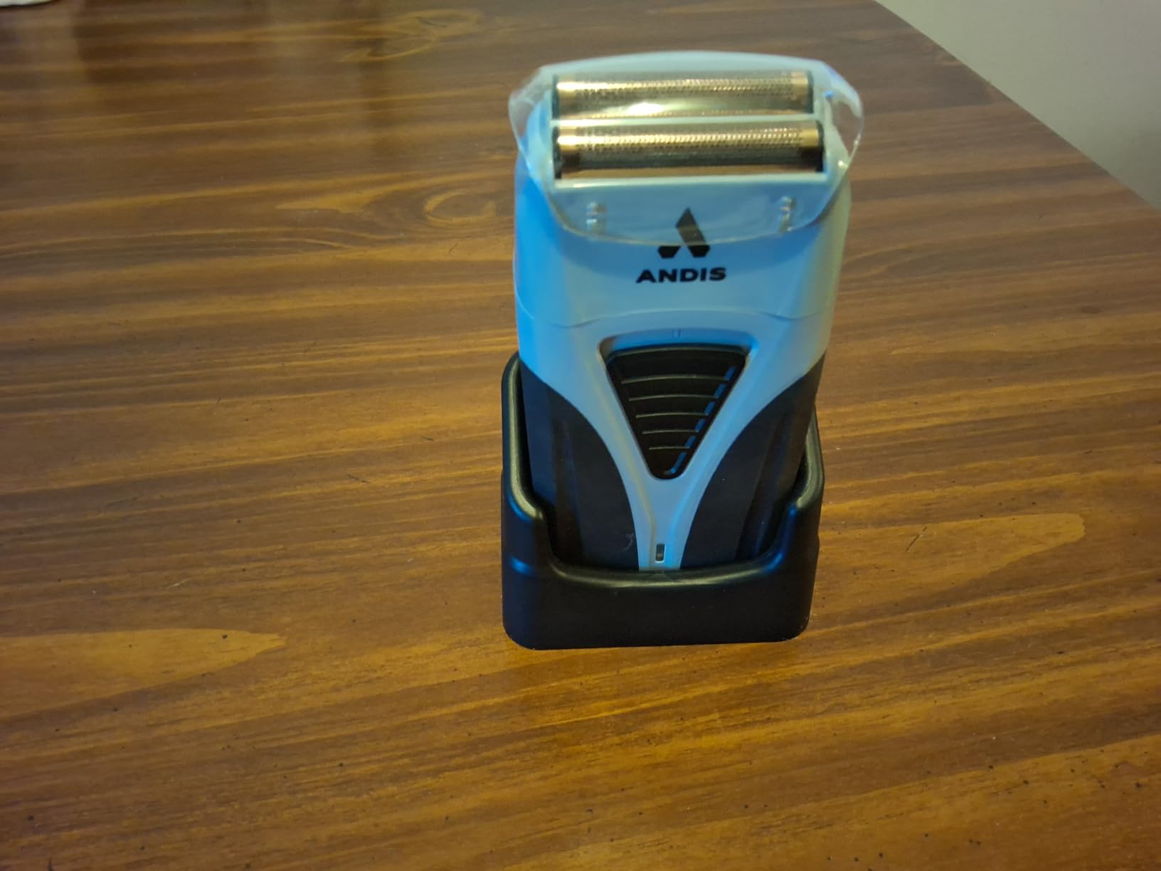 Andis TS-2 17255 Pro Foil Lithium Titanium Foil Shaver, Cord/Cordless, Smooth Shaving Cordless Shaver with Charger, Black customer photo 1