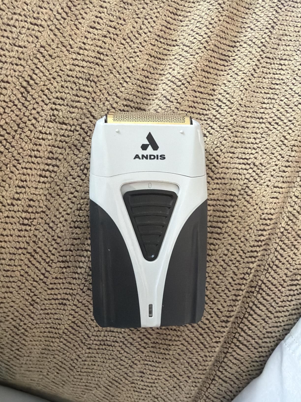 Andis TS-2 17255 Pro Foil Lithium Titanium Foil Shaver, Cord/Cordless, Smooth Shaving Cordless Shaver with Charger, Black customer photo 2