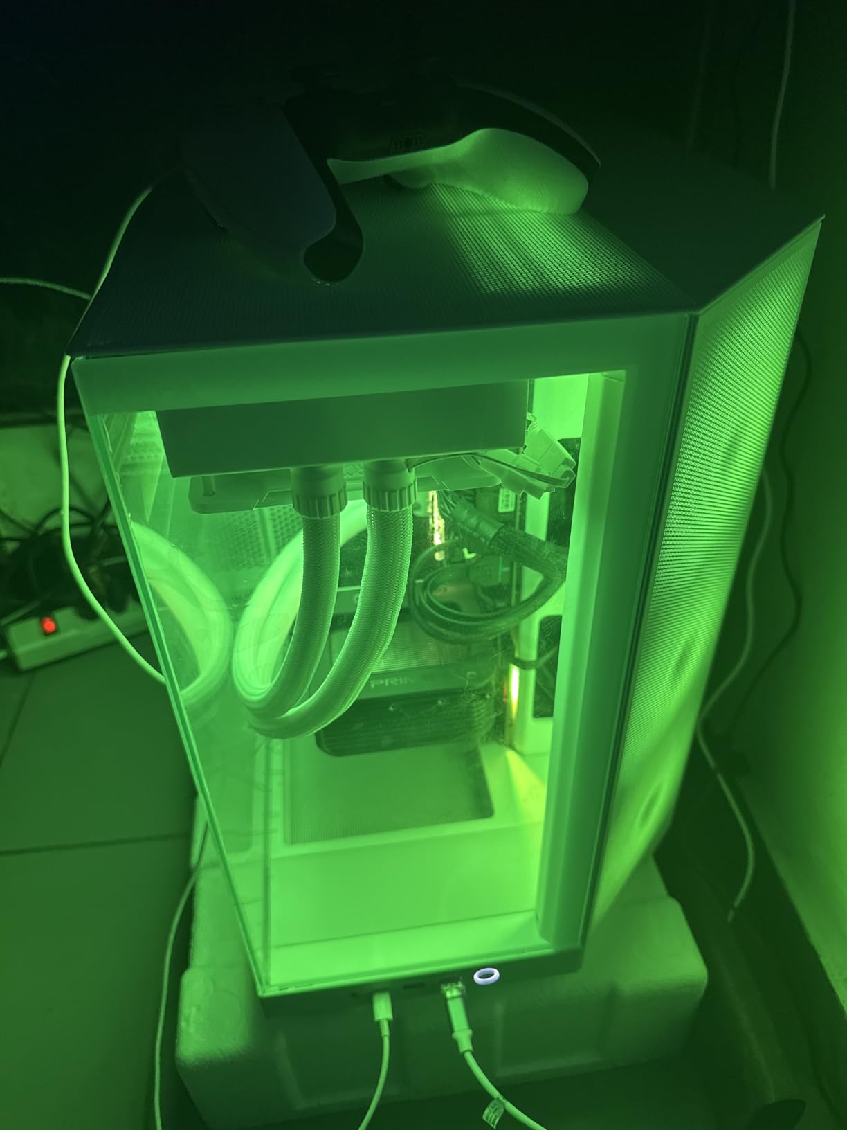 NZXT H6 Flow RGB Mid-Tower Airflow Case with 3 RGB Fans, Panoramic Glass Panels, and Cable Management - White customer photo 2