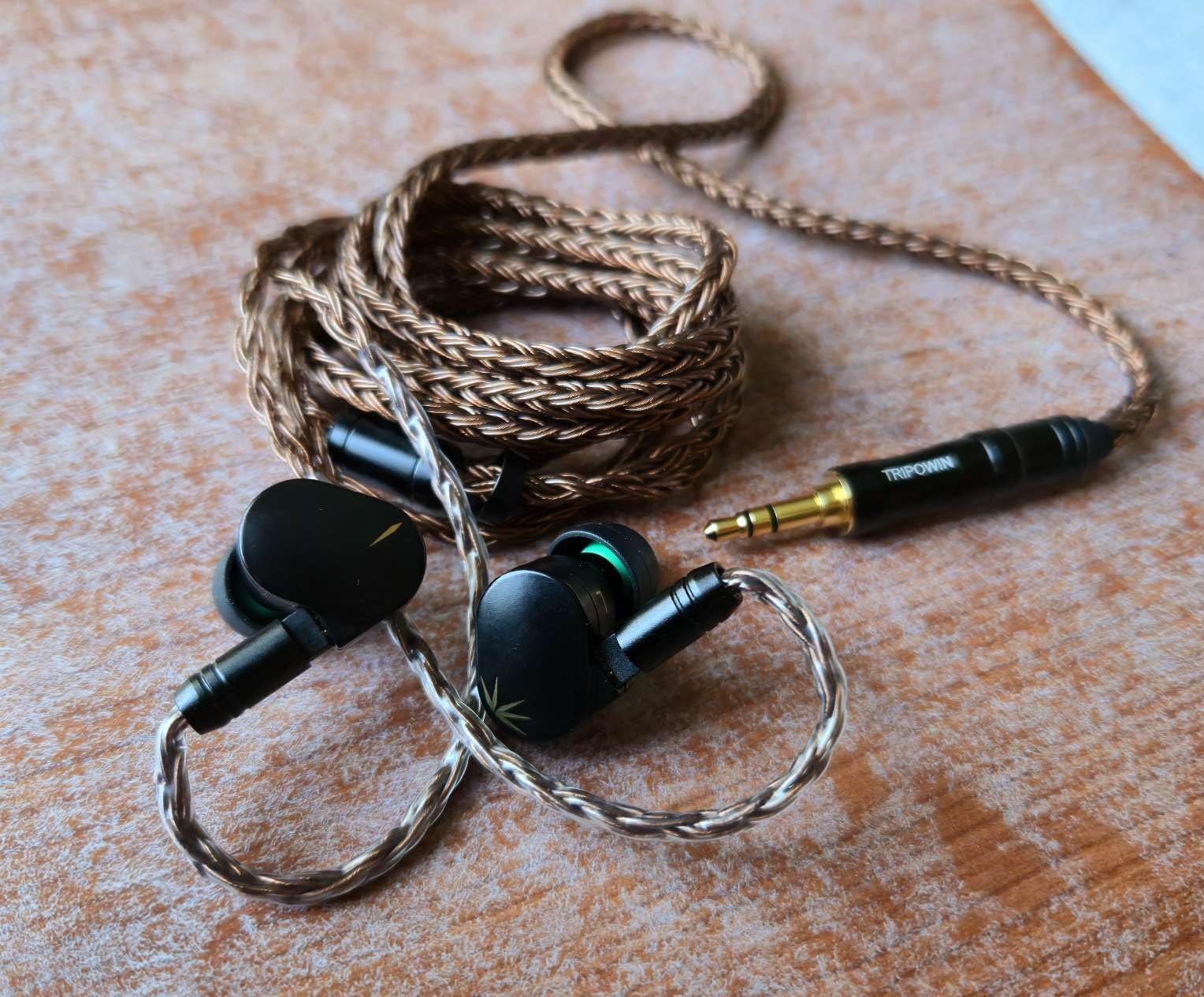 Moondrop CHU II High Performance Dynamic Driver IEMs Interchangeable Cable in-Ear Headphone customer photo 2