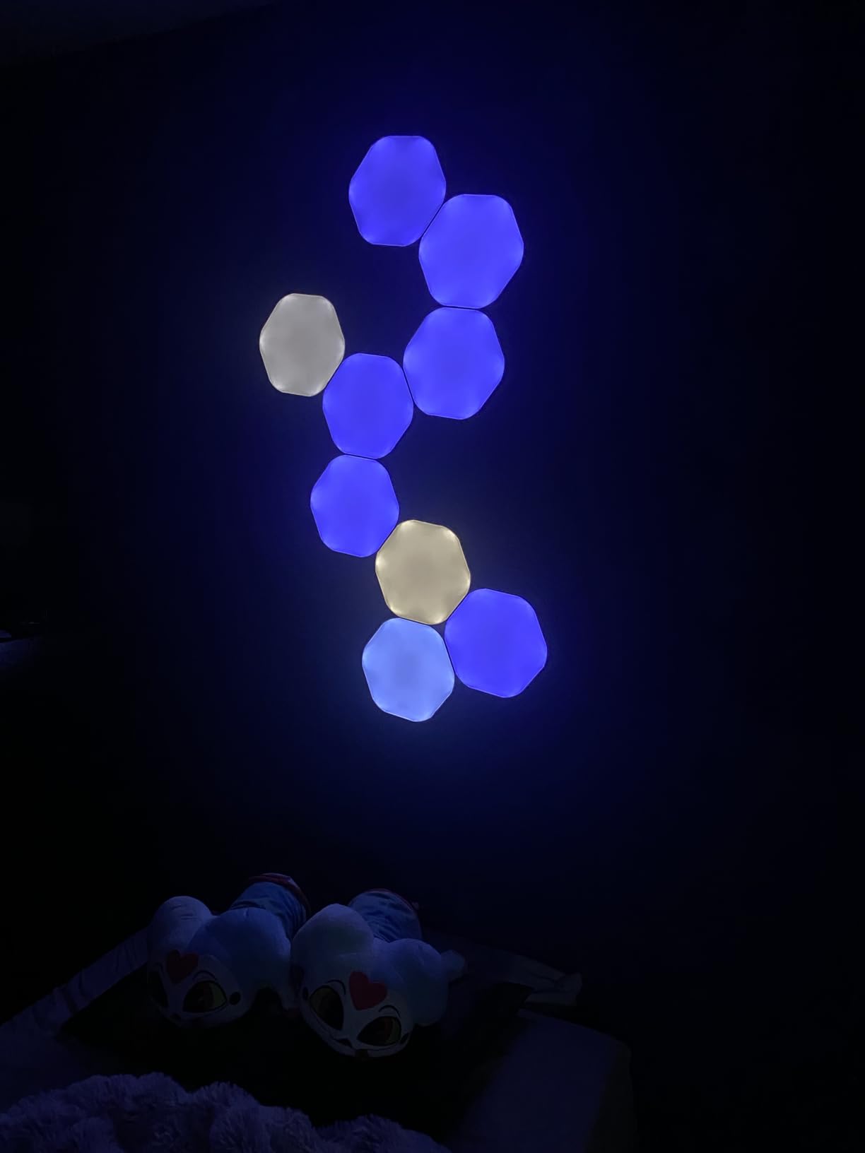 Nanoleaf Shapes Hexagon Lights, Smart RGBW LED Wall Light Panels, 9PK, Compatible with Alexa Google Assistant, Music Sync, Touch Control customer photo 2