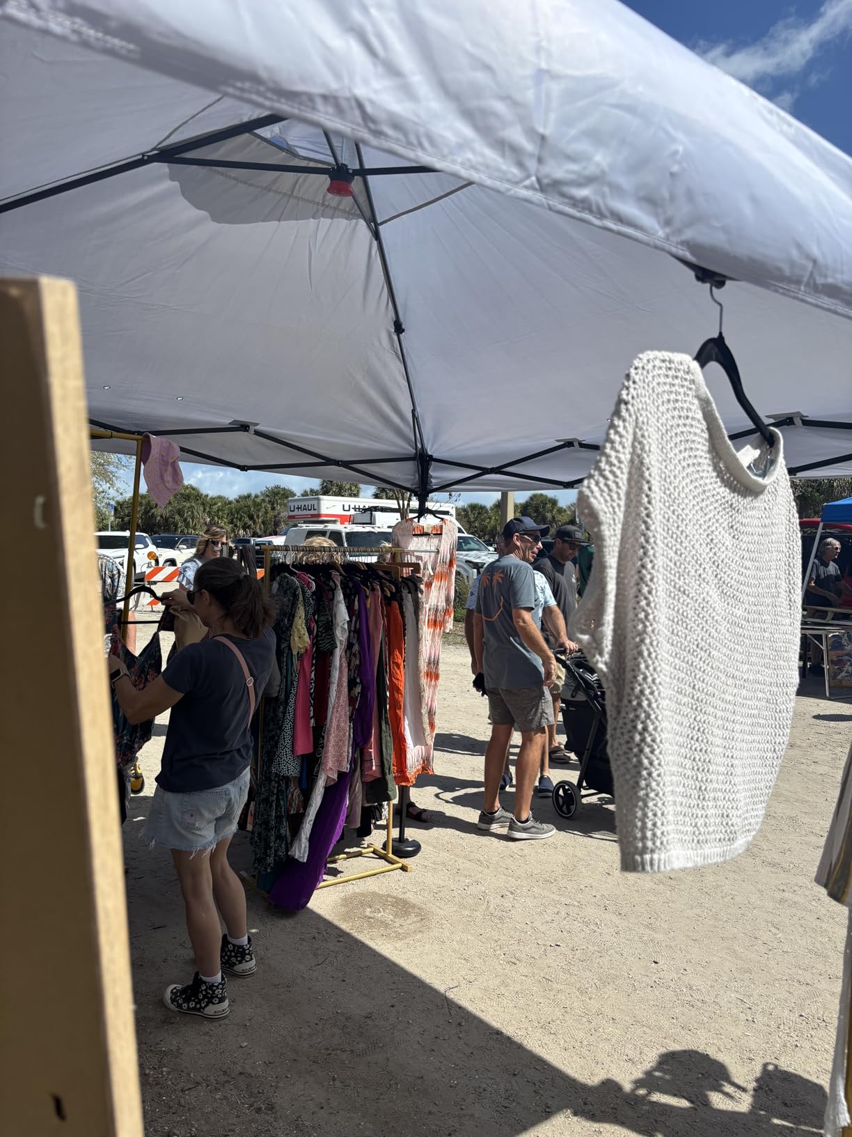 Tunbne 10'x10' Pop Up Canopy Tent with 1 Sidewall and 6 Pockets, One Push Setup, Instant Shade Tent with Vented Roof for Beach Patio Outdoor, Case, 8 Stakes, 4 Ropes, 4 Sandbags (Cyan, 10x10) customer photo 1