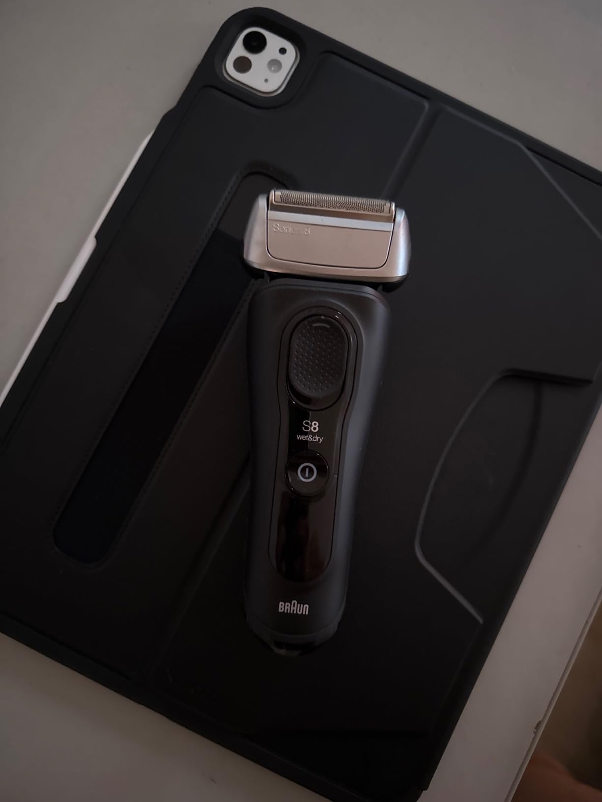 Braun Series 8 Electric Razor for Men, with 4+1 Shaving Elements & Precision Long Hair Trimmer, Close & Gentle Even on Dense Beards, Wet & Dry Electric Razor with 60min Runtime, 8517s Galvano Silver customer photo 2
