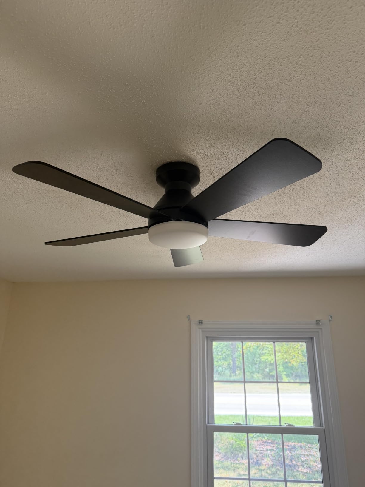 addlon Ceiling Fans with Lights, 42 Inch Low Profile Ceiling Fan with Light and Remote Control, Flush Mount, Reversible, 3CCT, Dimmable, Quiet, Black Small Ceiling Fan for Bedroom Indoor/Outdoor Use customer photo 2