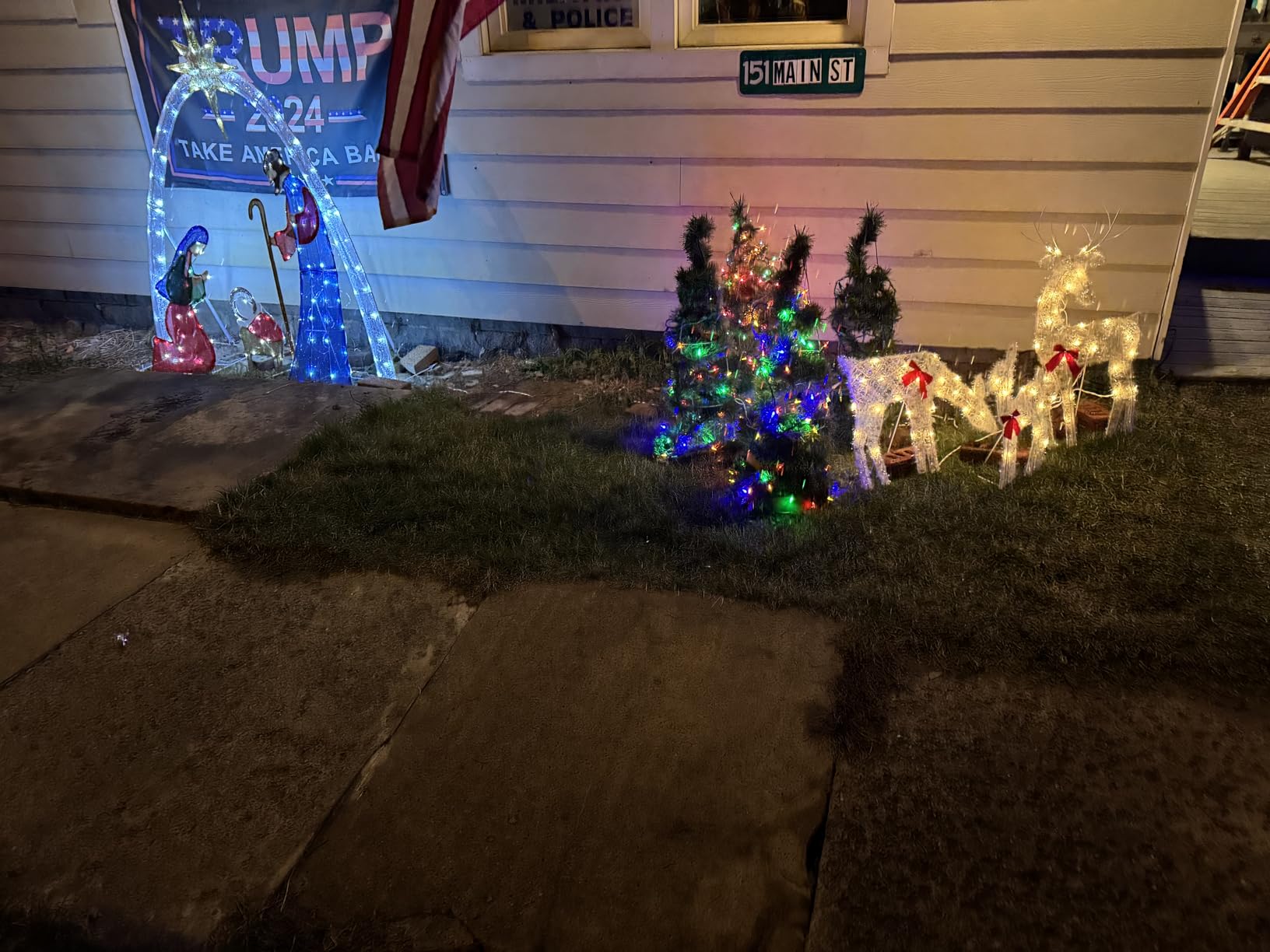 MUPATER Lighted Outdoor Christmas Decoration Nativity Scene, Lighted Christmas Yard Decor Set for Lawn and Home Holiday Party with Lights, Zip Ties and Ground Stakes, Gold customer photo 1