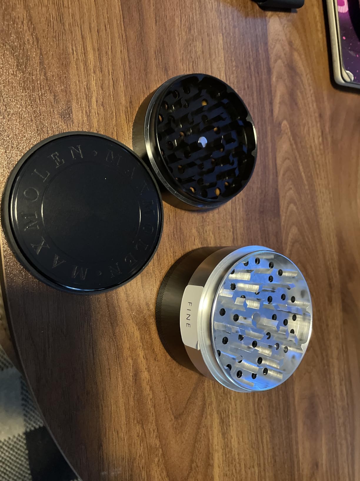 Large Manual Kitchen Spice & Seasoning Grinder, Dual Grind Plates for Fine & Medium Seasoning Texture customer photo 1