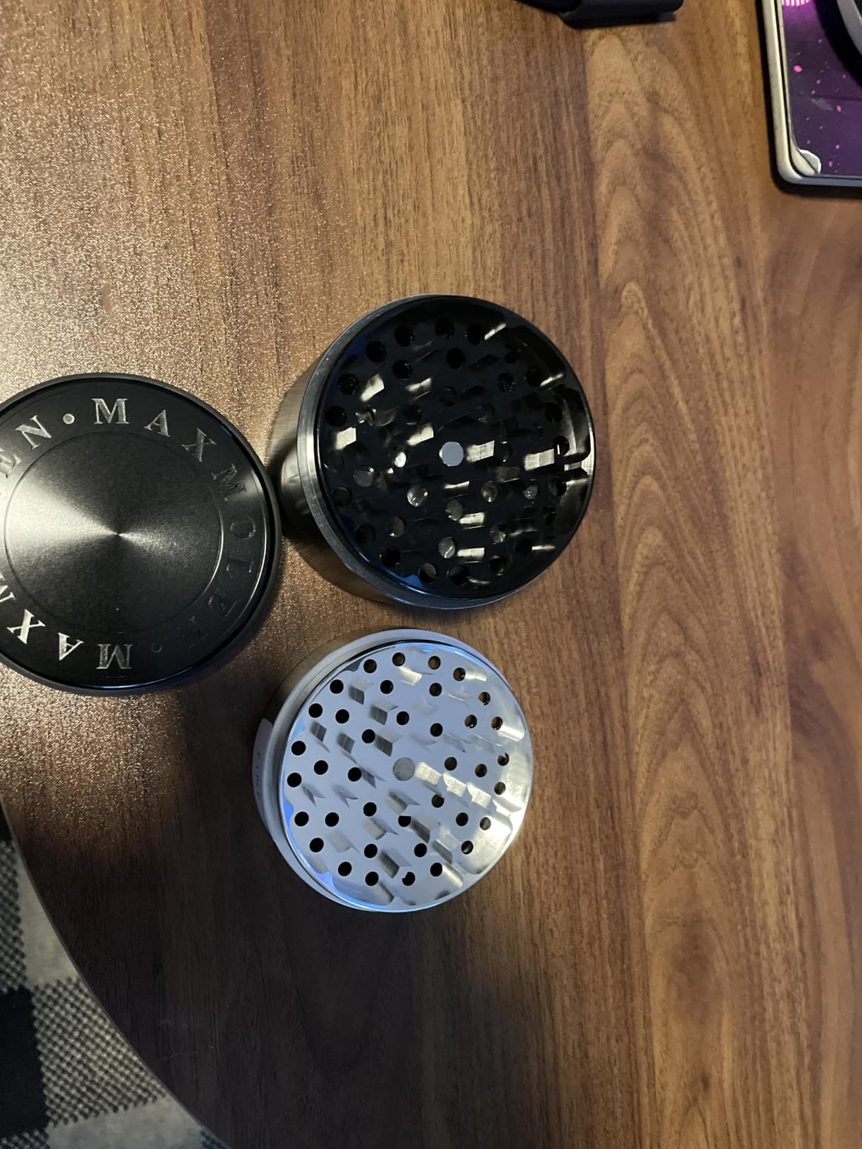 Large Manual Kitchen Spice & Seasoning Grinder, Dual Grind Plates for Fine & Medium Seasoning Texture customer photo 2