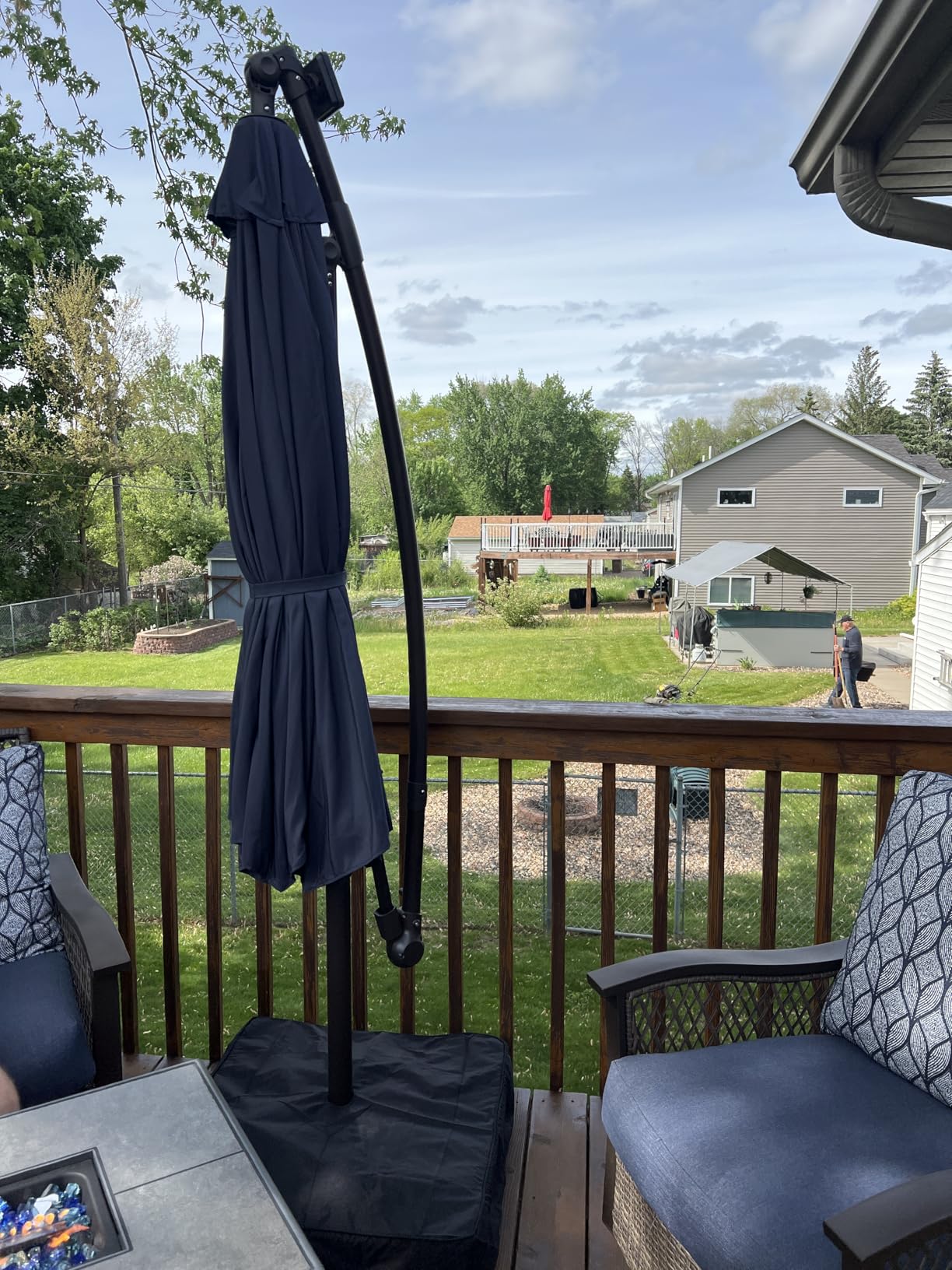 HOMSHADE 10ft Solar LED Cantilever Patio Umbrella with Base Included, Premium 220GSM Solution-Dyed Fabric, 5-Year Fade-Resistant, 30 MPH Windproof, 45 Degree Infinite Tilt and Crank for Outdoor Pool (Beige) customer photo 2