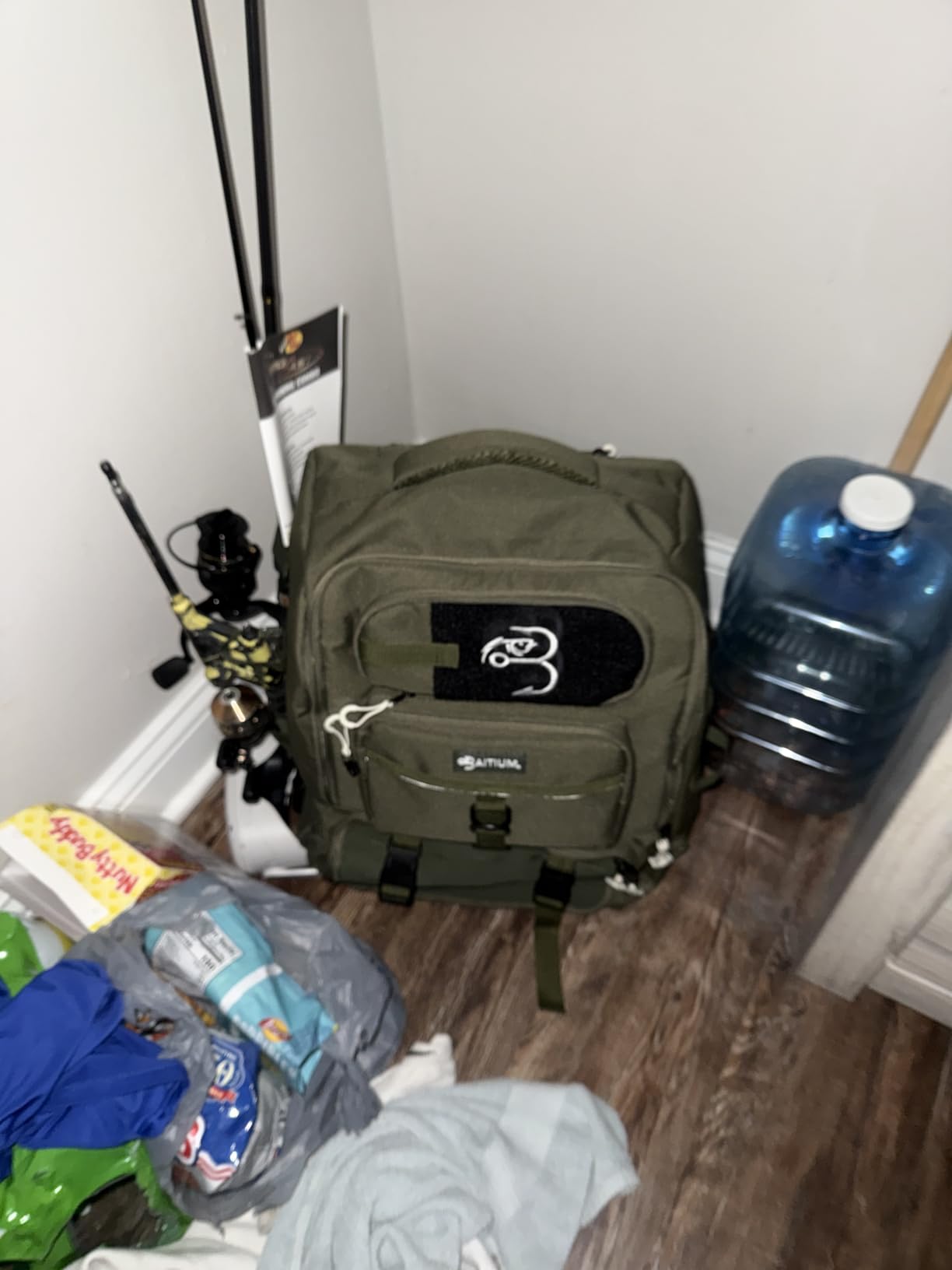 Baitium Fishing Backpack, Tackle Bag With Rod Holders, 40L Capacity With Cooler, Rain Cover, Insulated Pocket, 4 Tackle Trays Included - (Green) customer photo 1