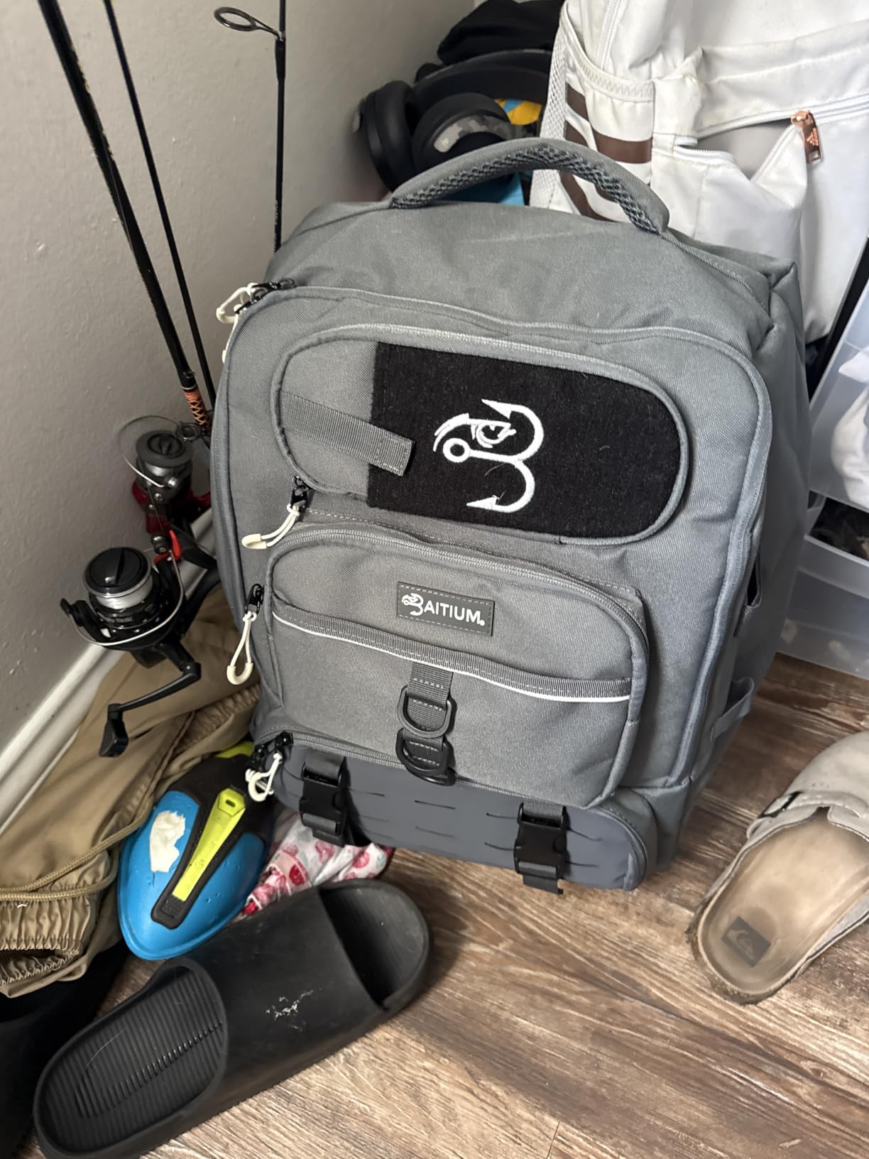 Baitium Fishing Backpack, Tackle Bag With Rod Holders, 40L Capacity With Cooler, Rain Cover, Insulated Pocket, 4 Tackle Trays Included - (Green) customer photo 2