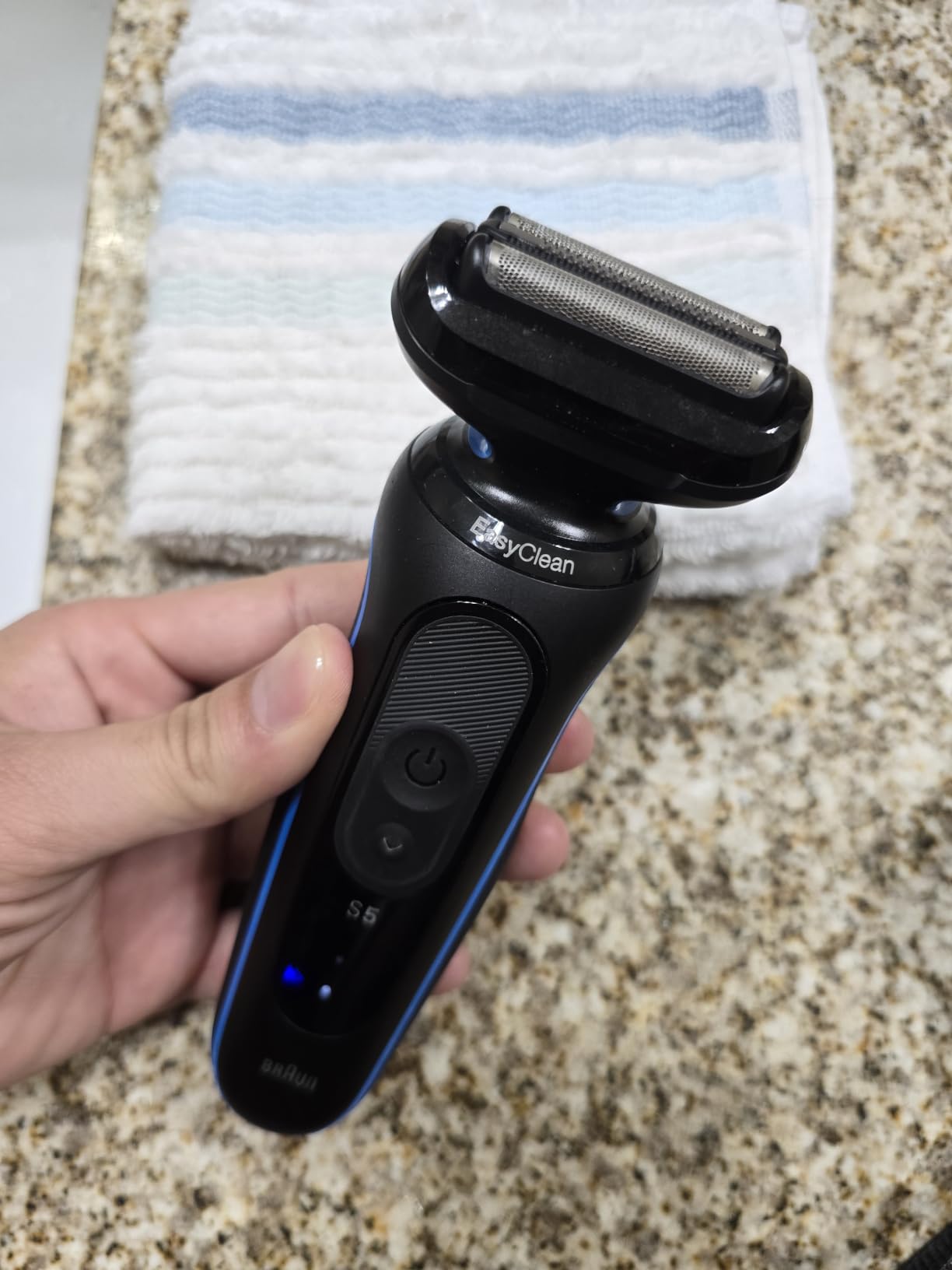 Braun Electric Shaver for Men, Series 5 5150cs, Wet & Dry Razor, Turbo Shaving Mode, Foil Shaver, with Beard Trimmer, Body Groomer and Charging Stand, Blue customer photo 1