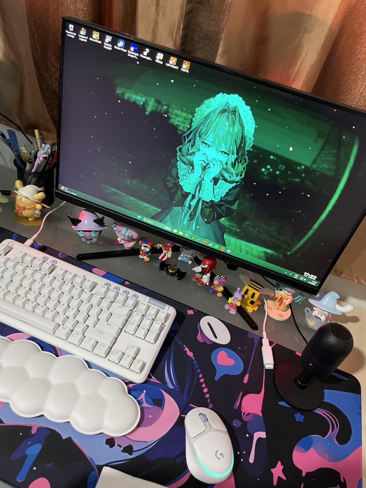 Razer Seiren V3 Mini USB Microphone: Condenser Mic - Supercardioid Pickup Pattern - Tap-to-Mute Sensor with LED Indicator - Shock Absorber - Ultra Compact - PC, Discord, OBS Studio, XSplit - Black customer photo 2