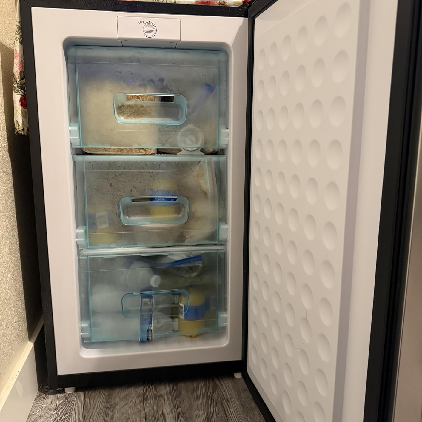 Maine Upright Freezer 3.6 Cu.Ft Mini Freezer with Reversible Stainless Steel Door Freestanding Compact Freezer with 3 Adjustable Thermostat, Small Freezer for Apartment Dorm (Silver) customer photo 2