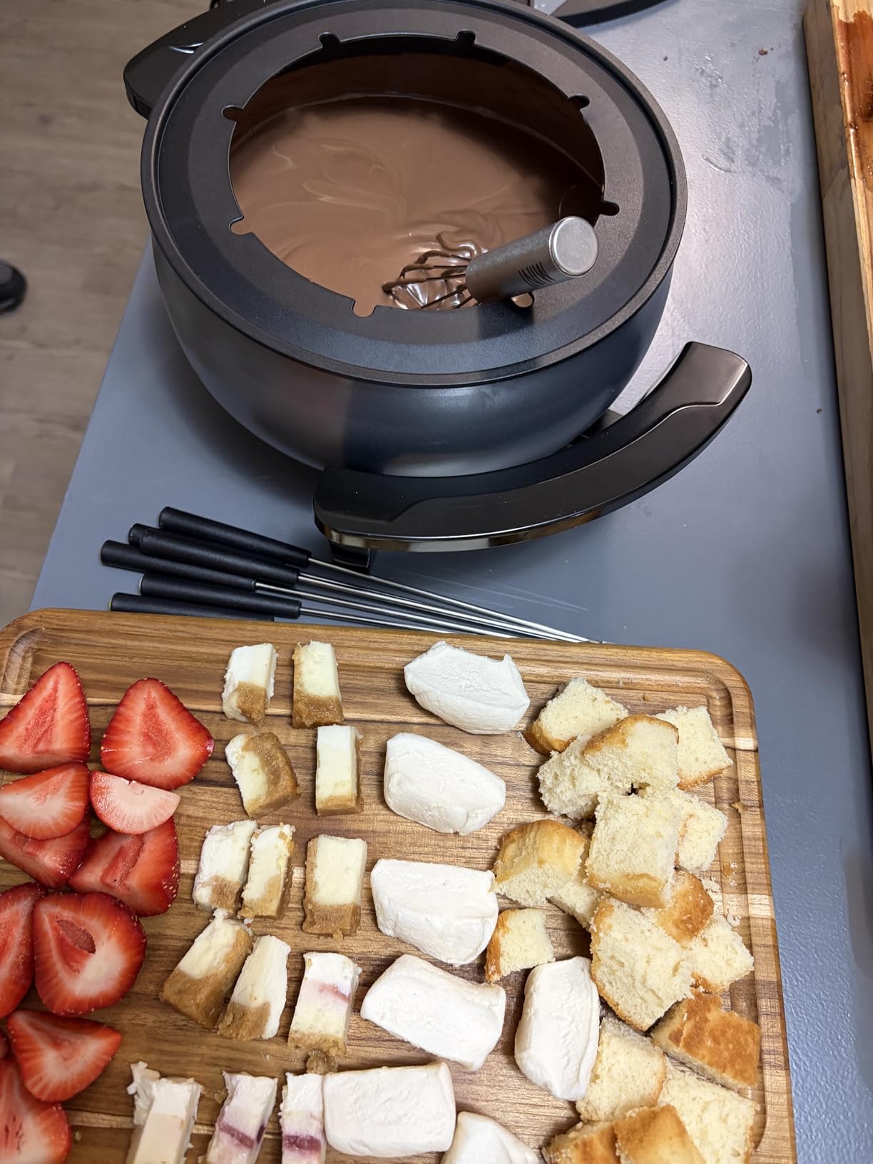 Hamilton Beach 12 Cup Electric Fondue Pot Set with Temperature Control | 3 Quart PFAS-Free Nonstick Interior For Cheese, Chocolate, Hot Oil, Broth | Includes 6 Color-Coded Forks | Gray | 86202 customer photo 1