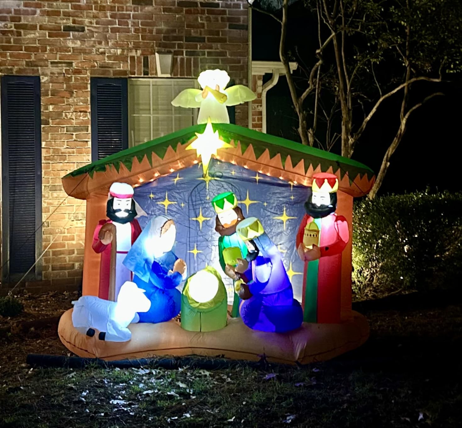 8FT Christmas Inflatables Nativity Scene, Blow Up Christmas Nativity Scene, LED Lighted The Birth of Jesus Scene Inflatables Decor, Christmas Outdoor Inflatable Decor for Xmas Yard Lawn Patio customer photo 1
