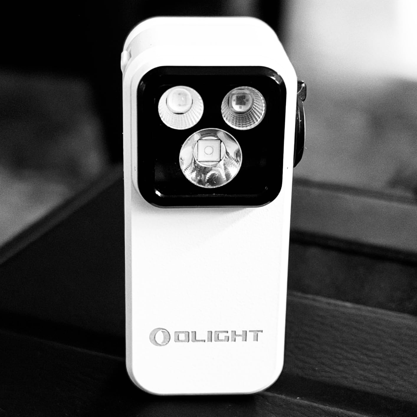 OLIGHT Oclip Pro Rechargeable EDC Clip-on Flashlight, Black | Red Light, 500 Lumens Floodlight, Spotlight, Pocket-Sized, USB-C Charging, Magnetic, for Work, Signaling, Outdoor or Home Use customer photo 1