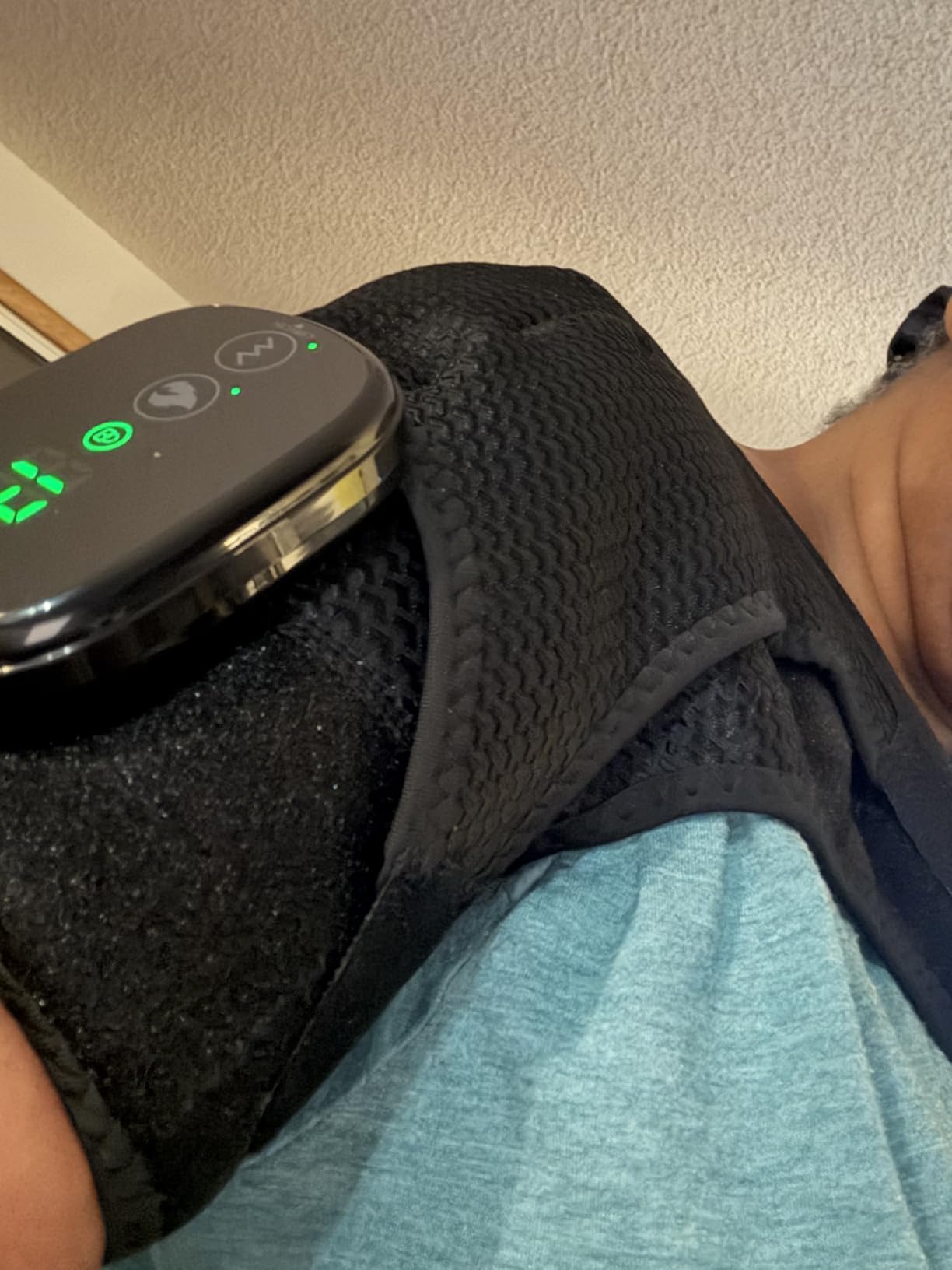 Cordless Portable Shoulder Heating Pad & Massager, Heating Vibration Shoulder Wrap, Shoulder Brace for Pain Relief, Rotator Cuff Support for Men & Women, Black customer photo 1
