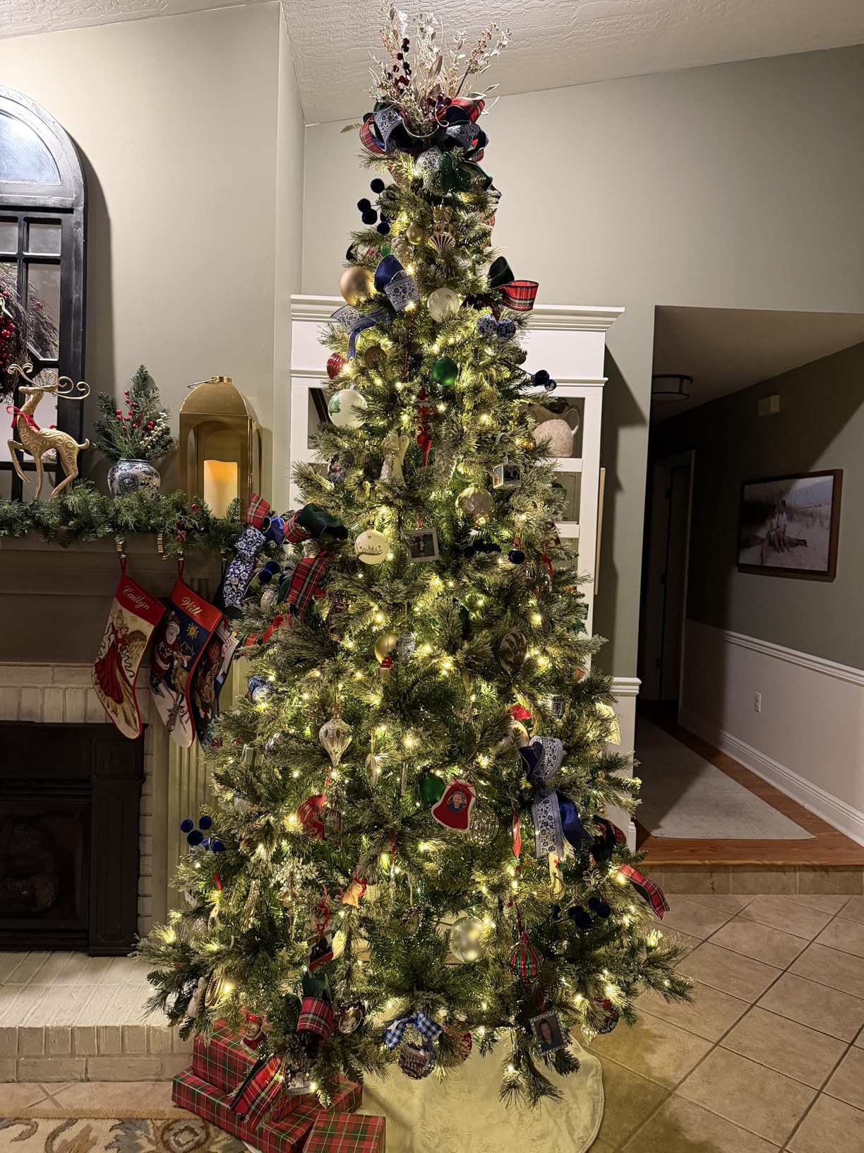 Best Choice Products 7.5ft Pre-Lit Cashmere Christmas Tree, Premium Artificial Holiday Decor w/Cordless Connection, 2-in-1 LED Lights, Folding Stand customer photo 2