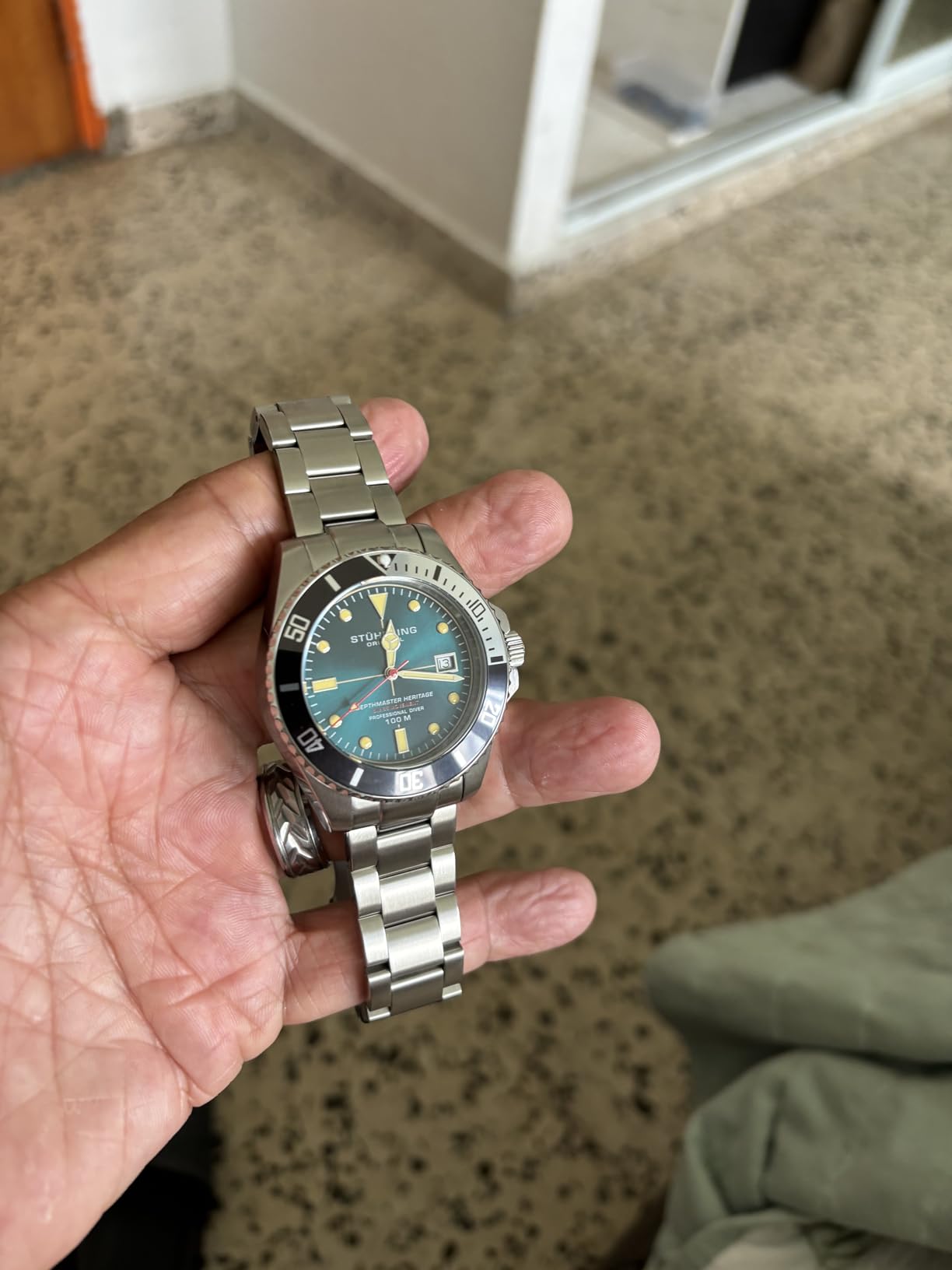 Stuhrling Depthmaster Heritage Diver Swiss Quartz Watch, 42mm, Stainless Steel, 100M Water Resistant customer photo 2