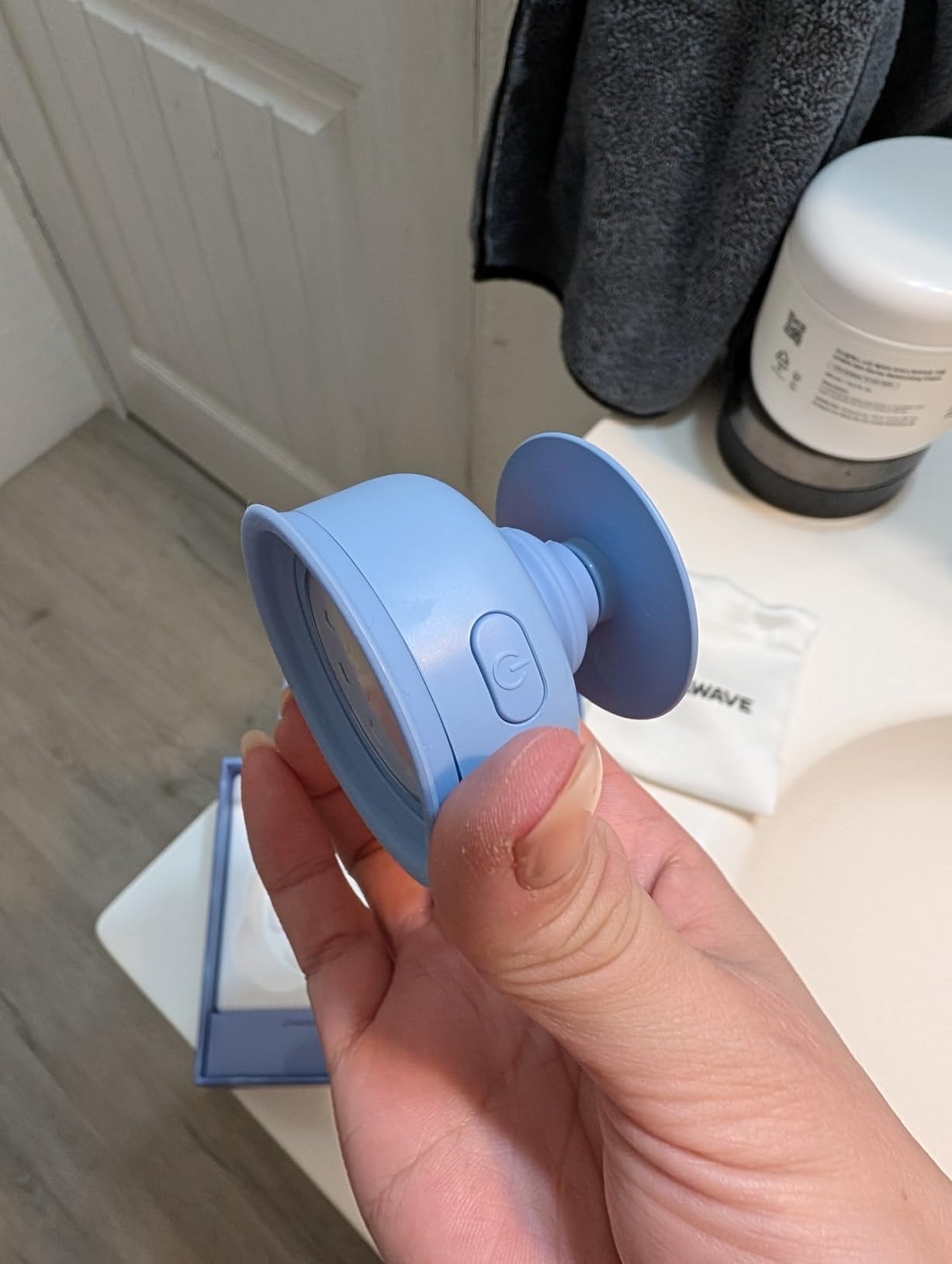 Solawave Bye Acne - FDA-Cleared Blue & Red Light Therapy for Face & Body | LED face wand helps reduce redness, pimples, zits & blemishes. Non-invasive, painless, 3-min use, prevents future breakouts. customer photo 2