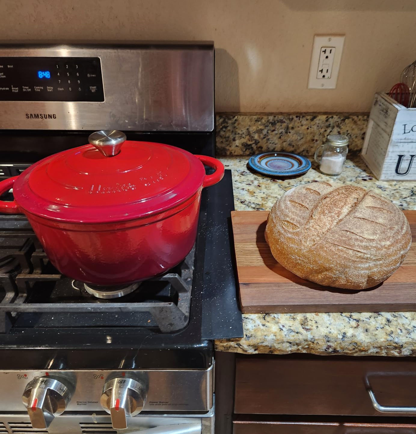 Enameled Cast Iron Dutch Oven - Umite Chef 5QT Pot with Lid & Cotton Potholders - Heavy-Duty Cookware for Bread Baking, Braising, Stews, Roasting(Red) customer photo 1