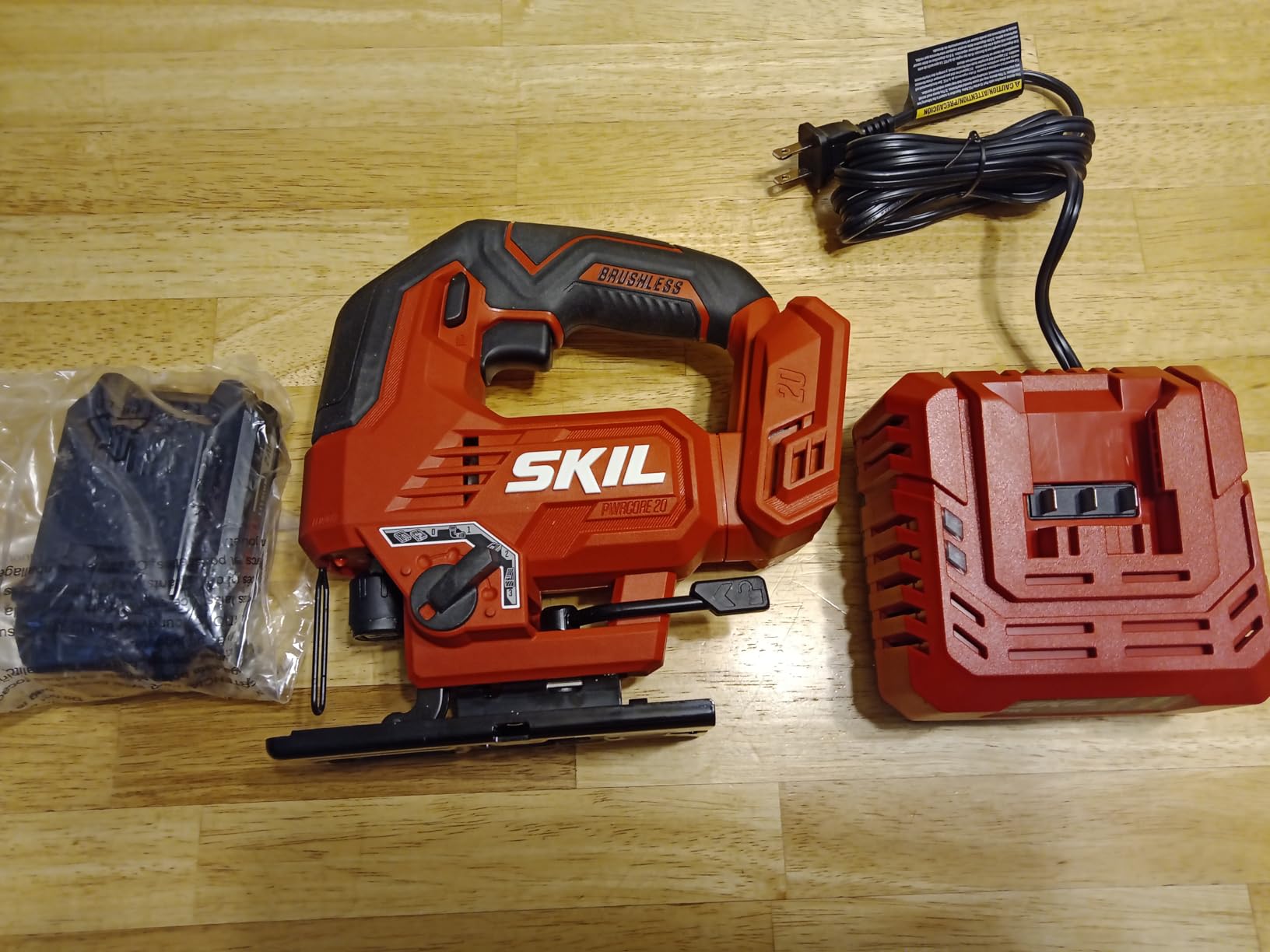 SKIL PWR CORE Brushless 20V Jig Saw Including 2.0Ah Battery and Charger (JS8290B-10) customer photo 1