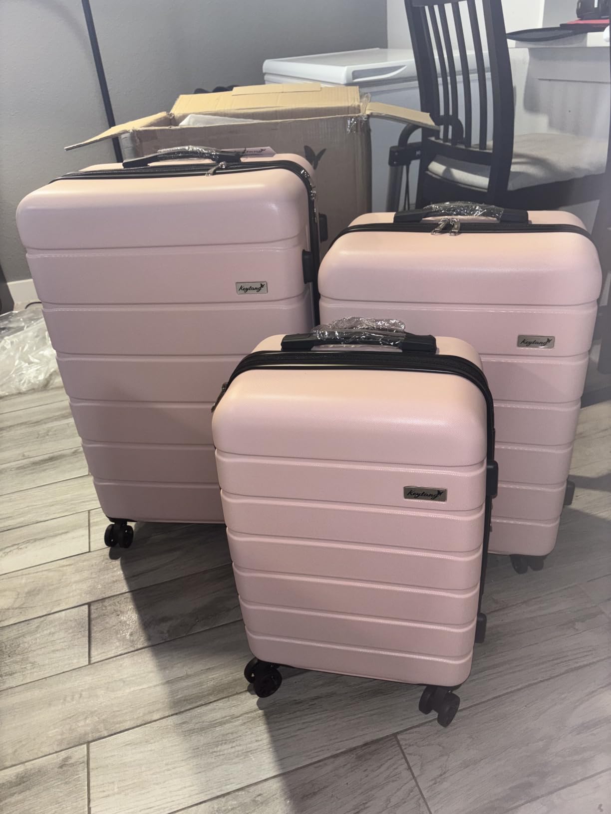KEYTANG 3-Piece Hardshell Luggage Set(20/24/28), Lightweight Expandable Suitcase with TSA Lock and Double Spinner Wheels, 20% Expansion for Extra Packing, Carry-On and Checked Bags, Grey customer photo 1