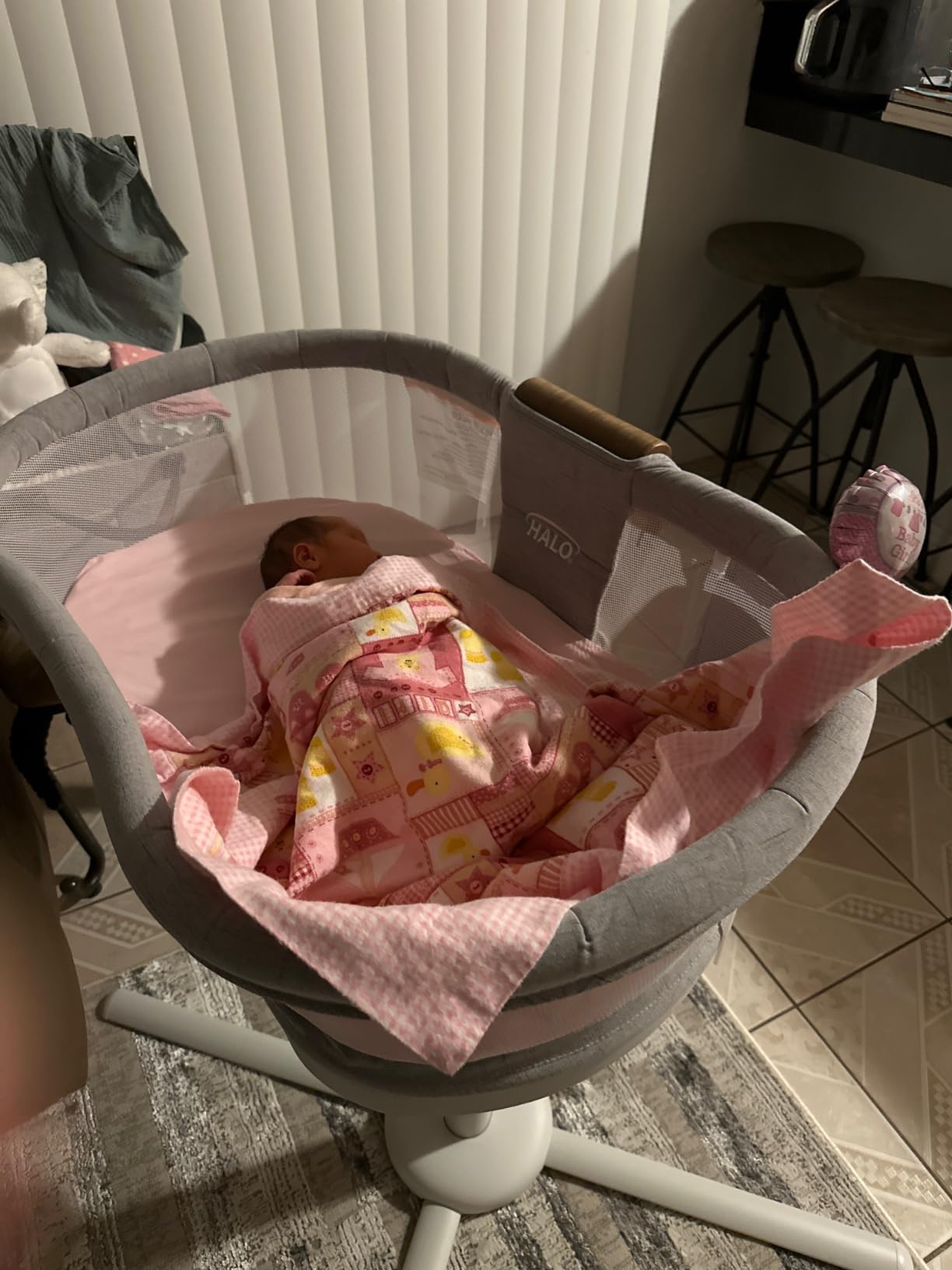 HALO BassiNest Connected Swivel Sleeper 3.0 - Smart Bassinet with AutoSoothe, 360 Degree Swivel, Cry Detection, Rocking, Vibration & Soothing Sounds, Easy Lowering Wall for Postpartum Recovery customer photo 1