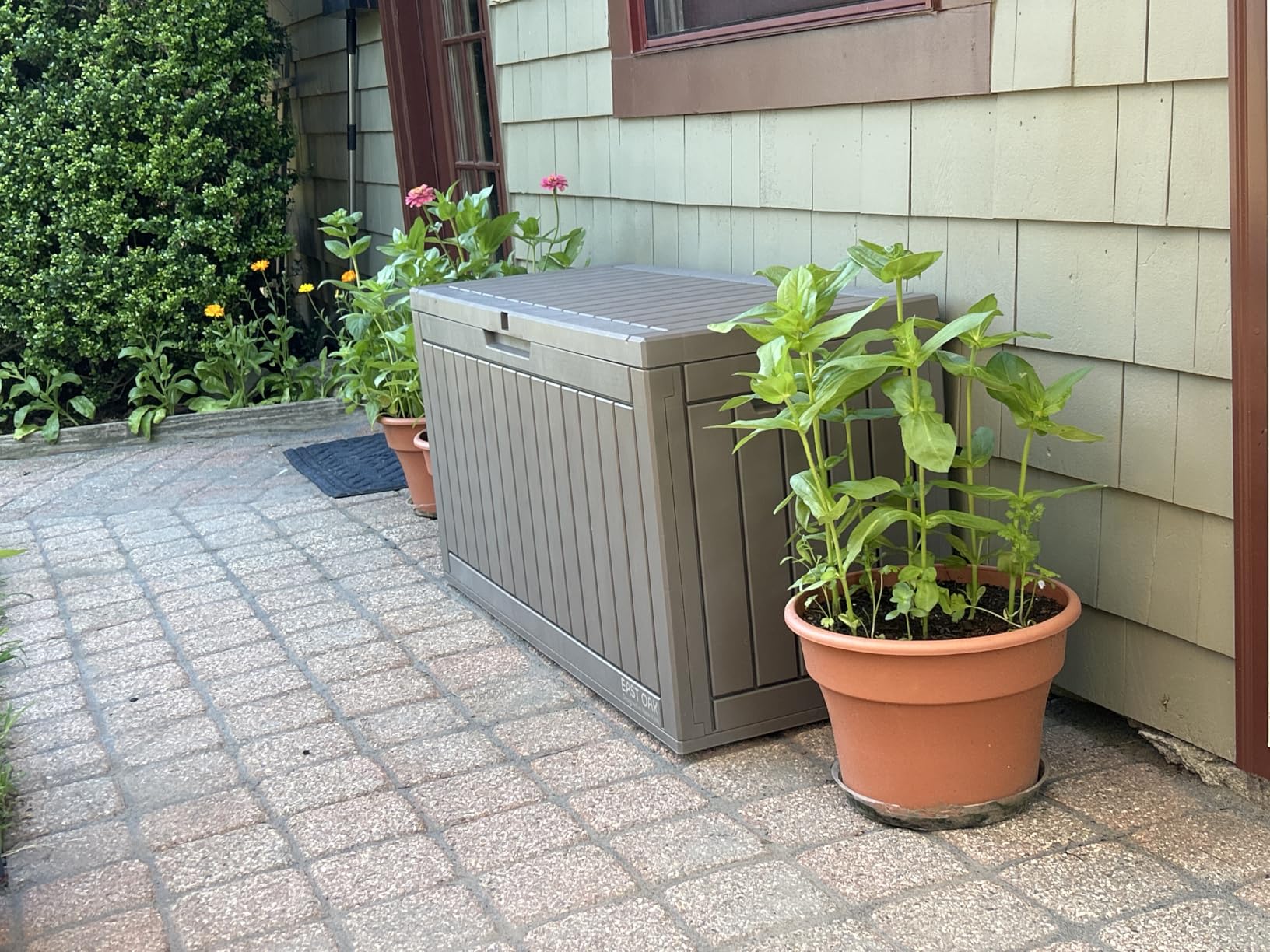 EAST OAK 120 Gallon Outdoor Storage Box | Large Resin Deck Box with Reinforced Stainless Steel Support | Waterproof & UV-Resistant Patio Storage Box for Cushions, Garden Tools & Pool Accessories, Grey customer photo 1