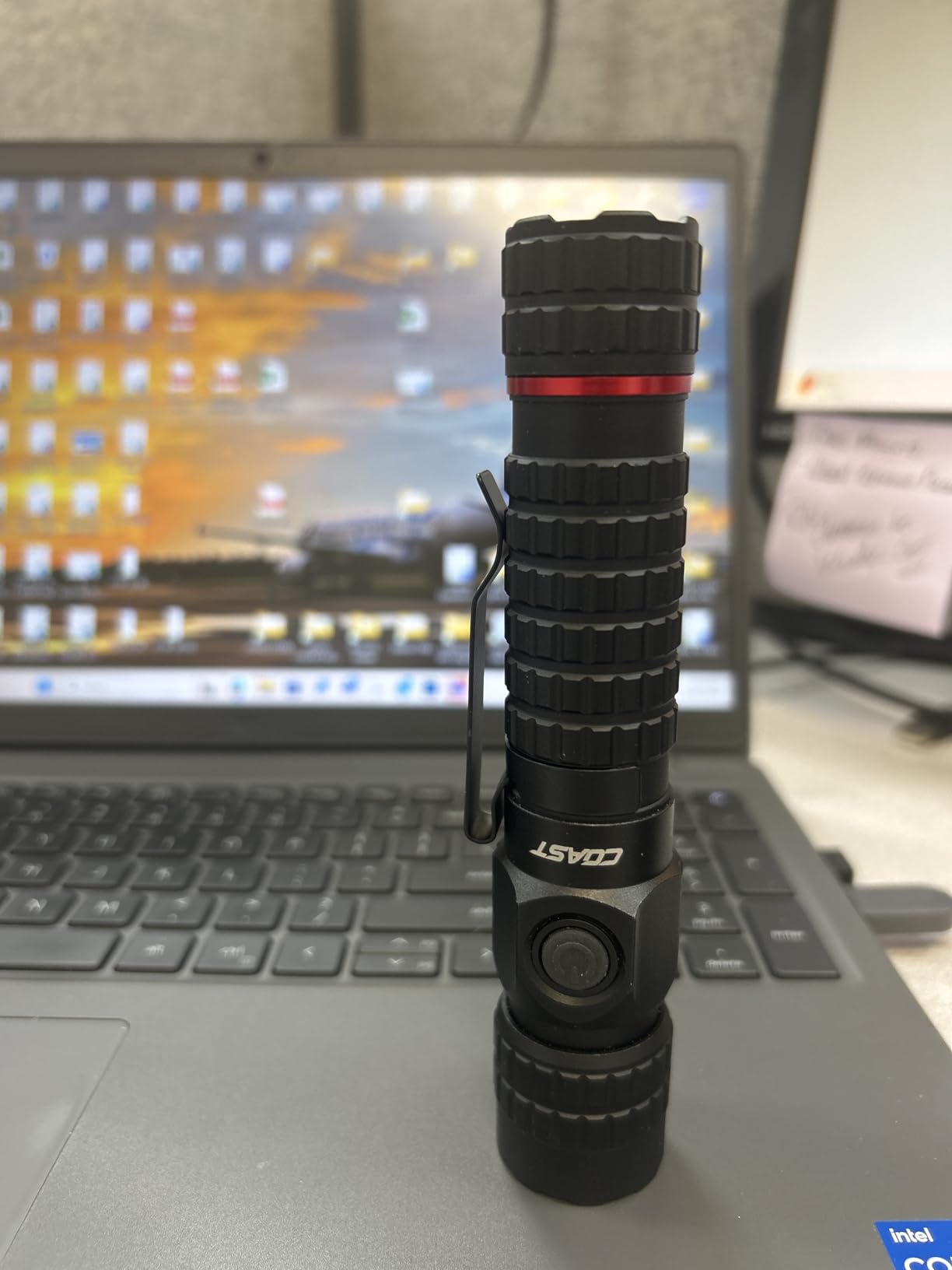 Coast PX200R 2000 Lumen Rechargeable LED Flashlight, Twist Focus, USB-C, 2-Position Pocket Clip customer photo 1