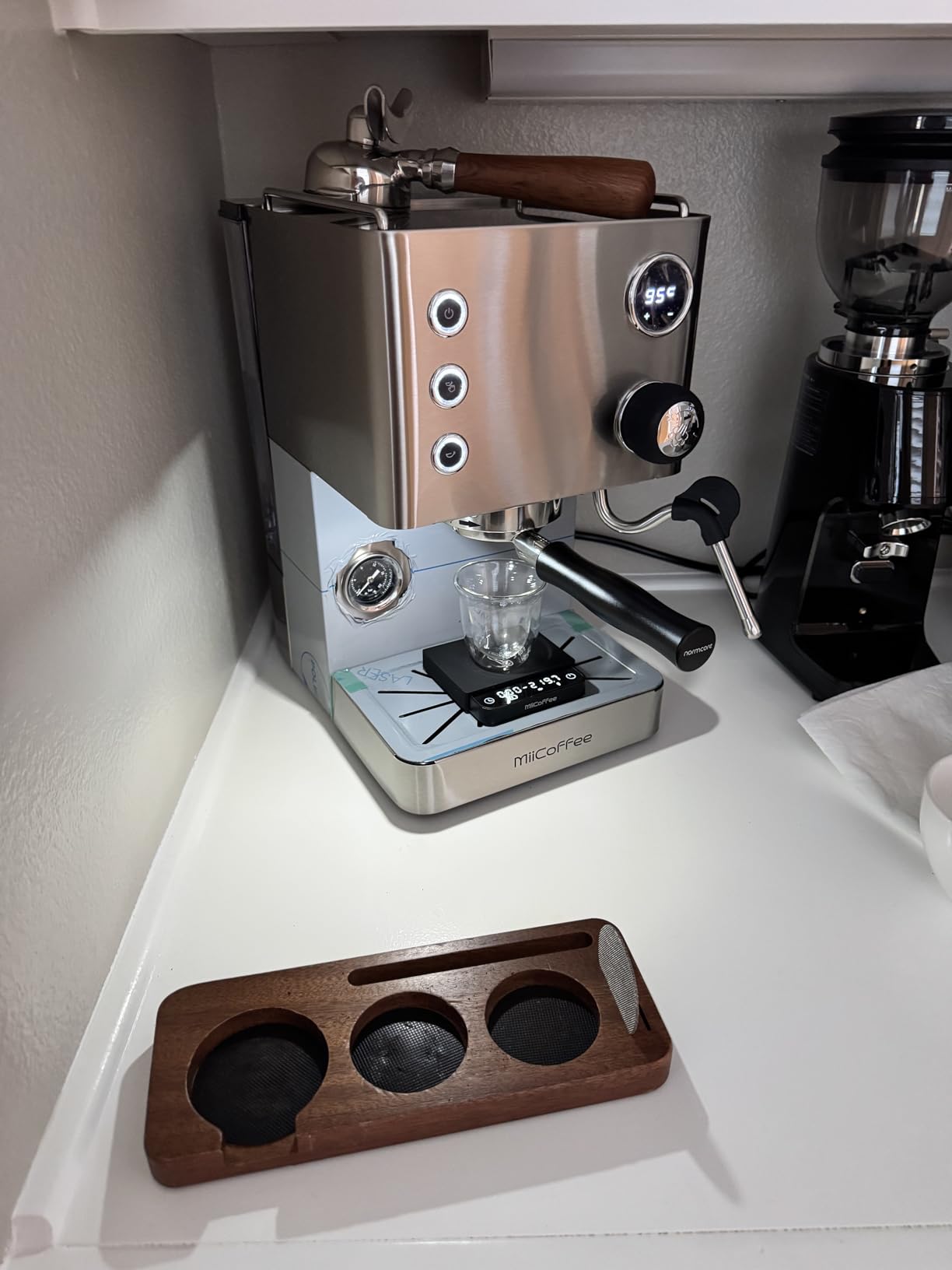 Normcore 58mm Naked Portafilter for Gaggia Classic Pro, Gaggia Carezza, Gaggia Cubika Plus Espresso Machines, Bottomless Portafilter with 18g Basket, Genuine American Walnut Handle customer photo 2