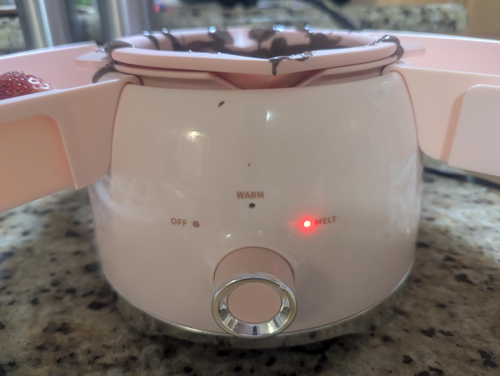 LUSHYUM Electric Chocolate Fondue Set, 4-Cup Chocolate, Rotating Tray | Melt & Warm Modes, Dual Silicone Inserts, 6 Color-Coded Forks, Easy-Clean, Ideal for Candy Melts, Couple Family & Date Night customer photo 1