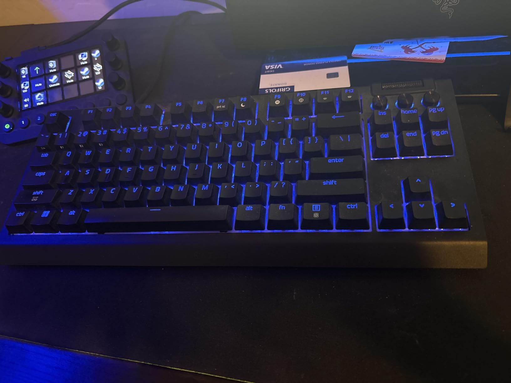 Razer BlackWidow V4 TKL HyperSpeed Wireless Hot Swappable Gaming Keyboard: Orange Tactile Switches - Wireless & Bluetooth - Multi-Function Roller & Control Buttons - Chroma RGB - Long Battery Life customer photo 1